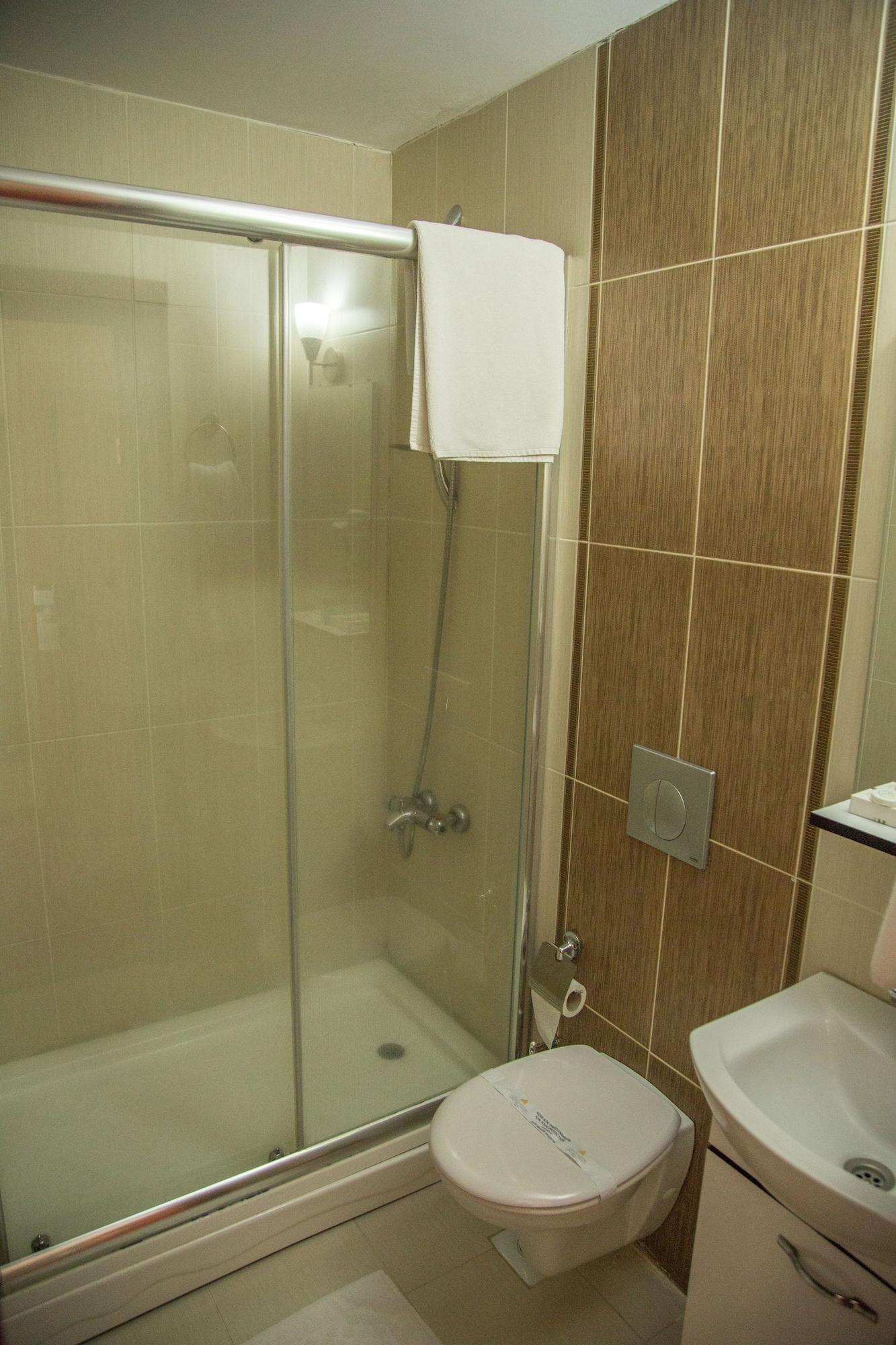 Otel Grand Merin Airport 3*