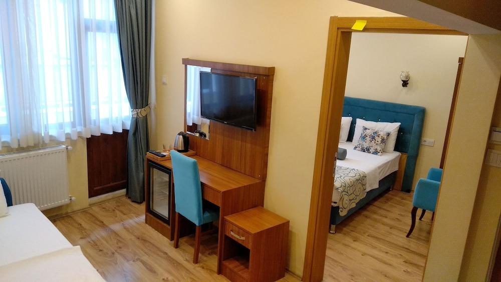 Hotel Riverland & 3*