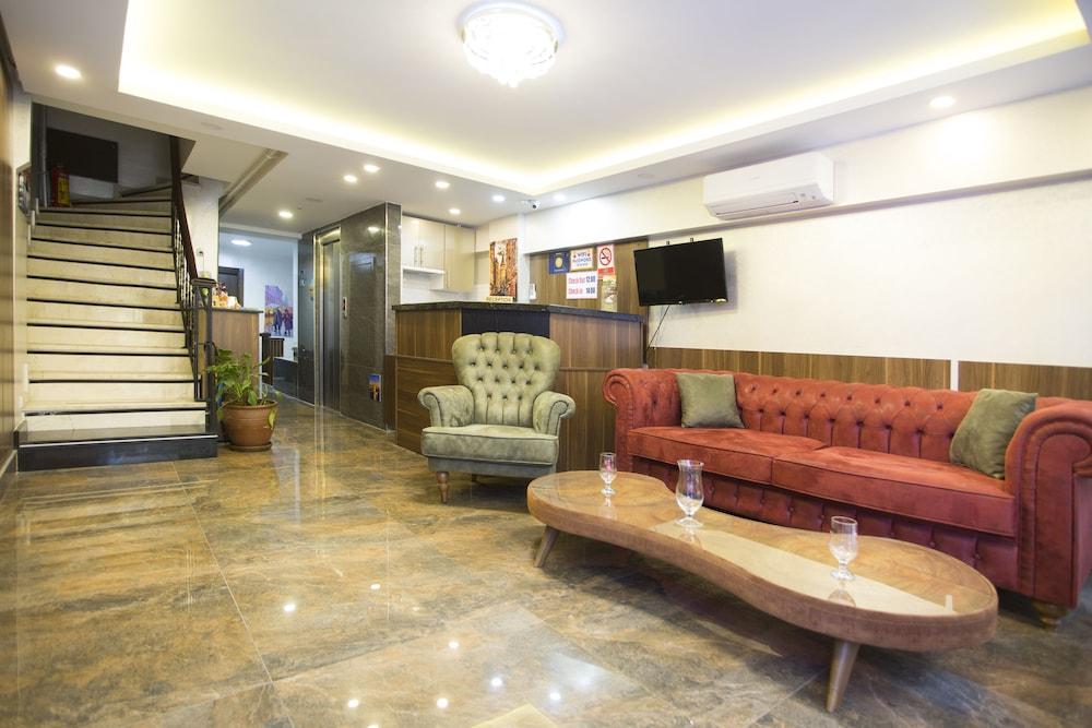 T-square Hotel