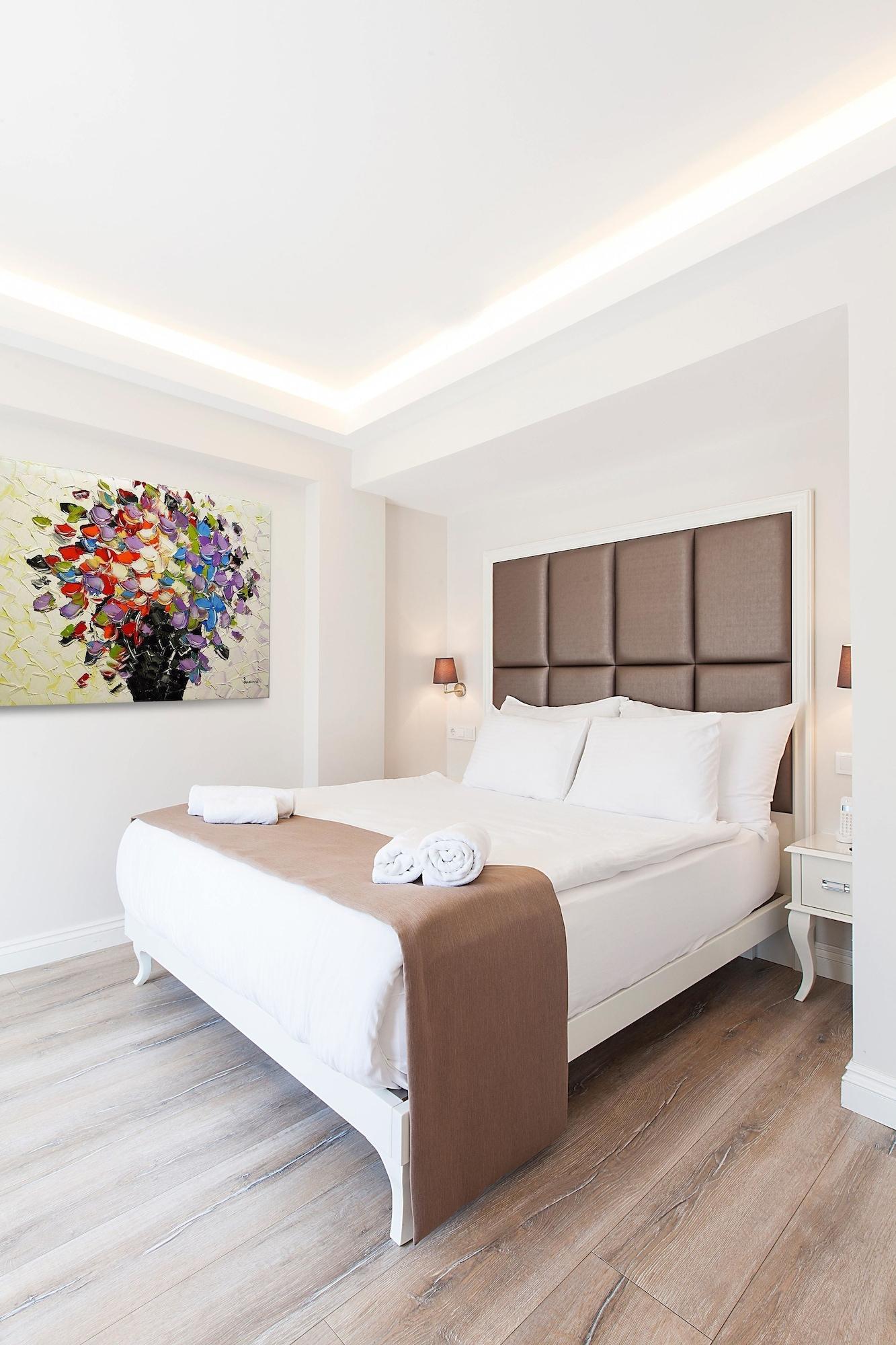 Perla Galata 3*