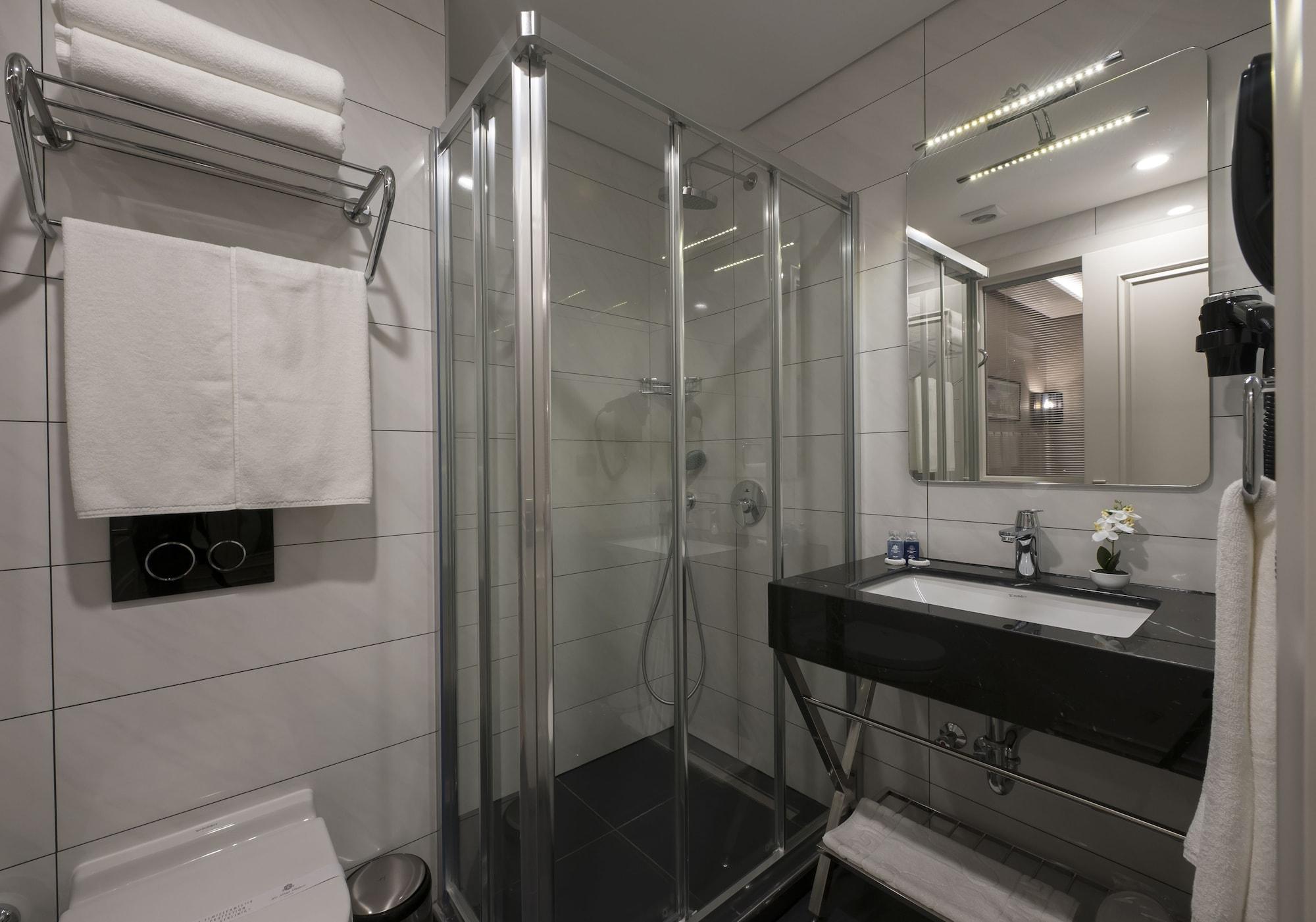 Le Petit Palace - Special Category Otel