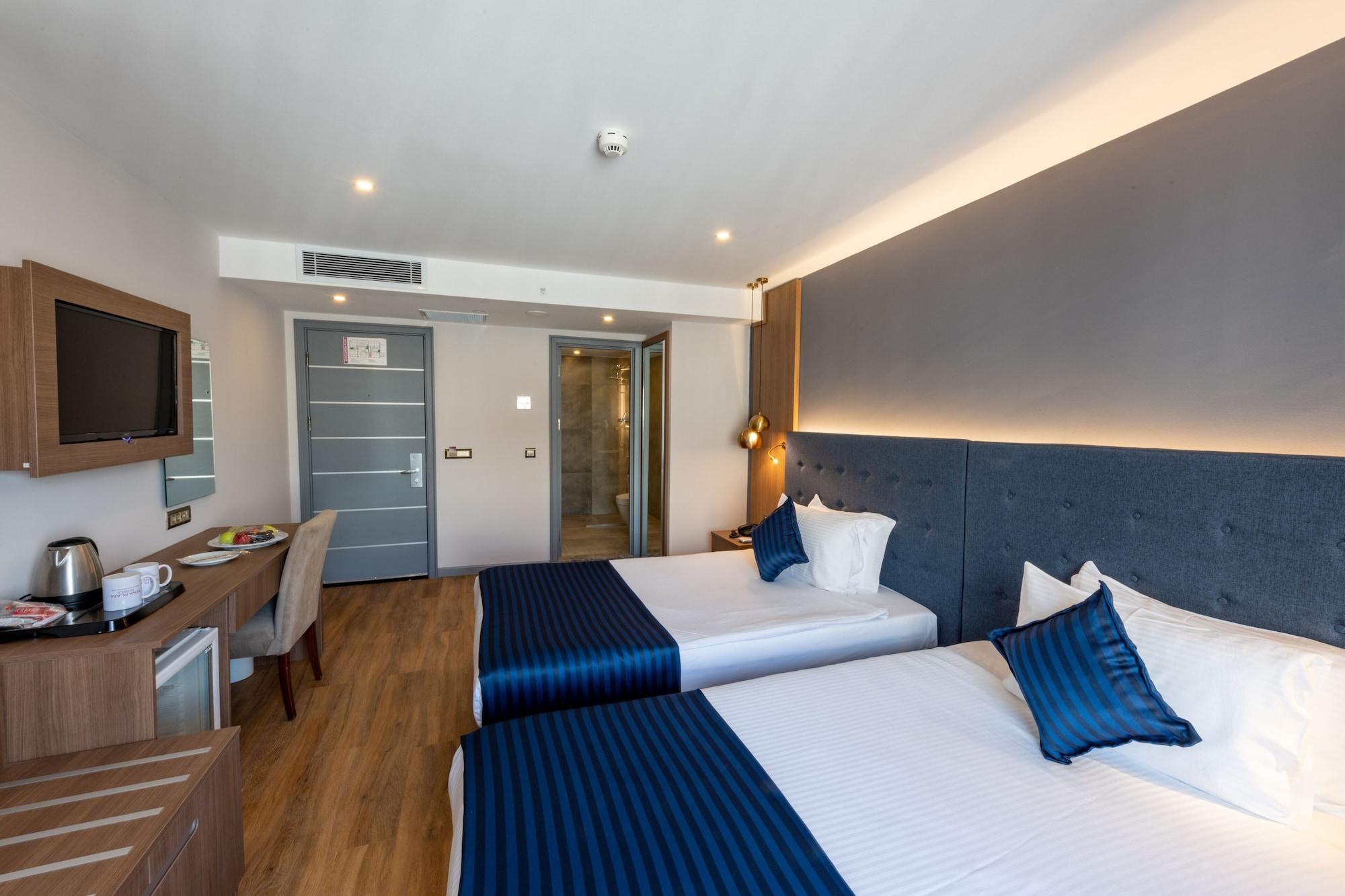 Nova Plaza Crystal & Hotel