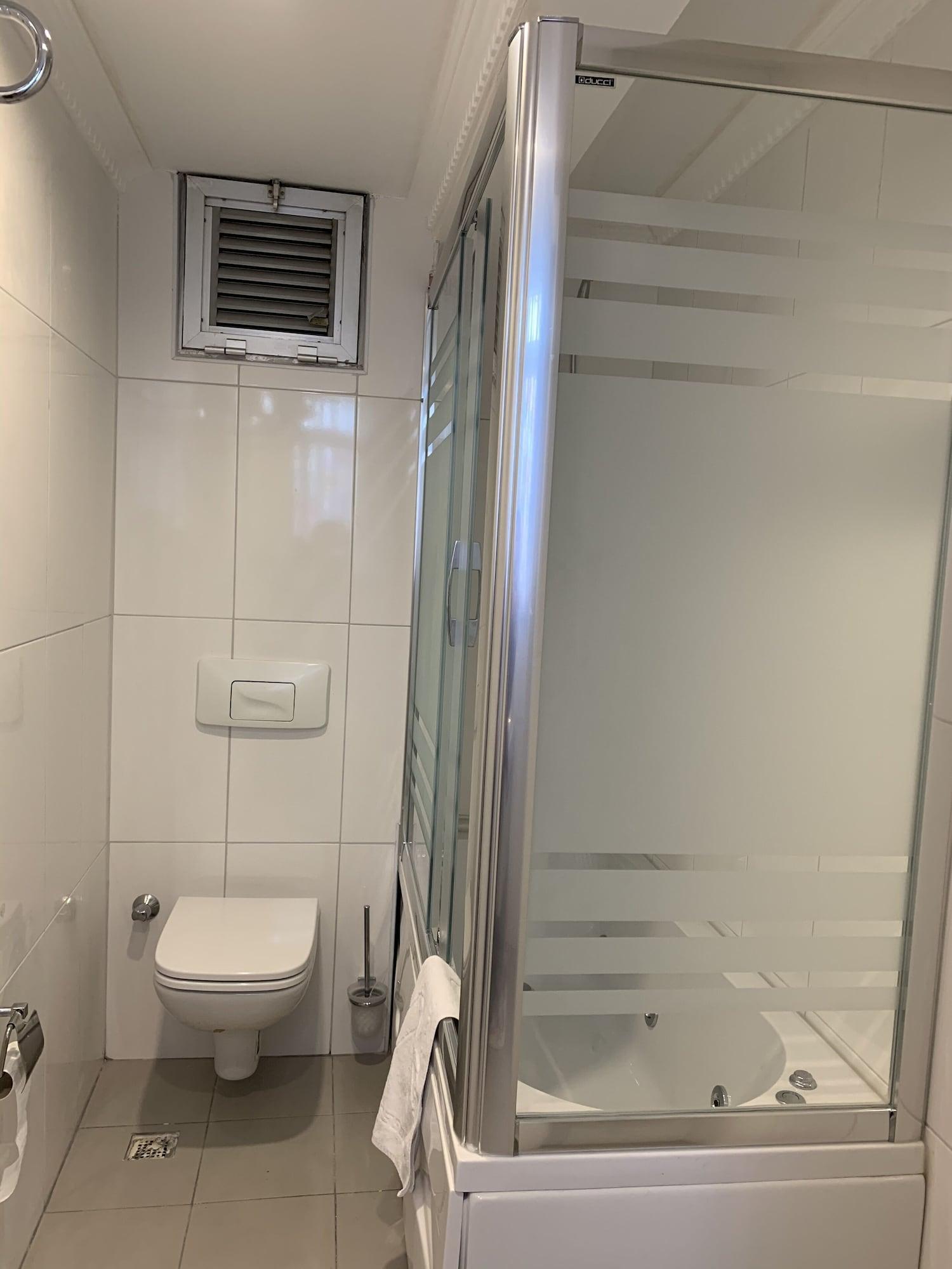 Hotel Ada
