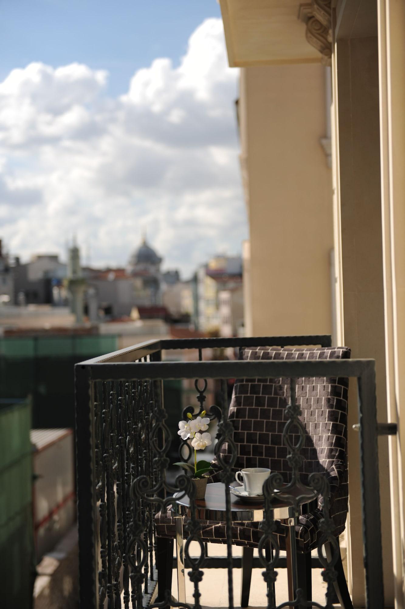 Le Petit Palace - Special Category Otel