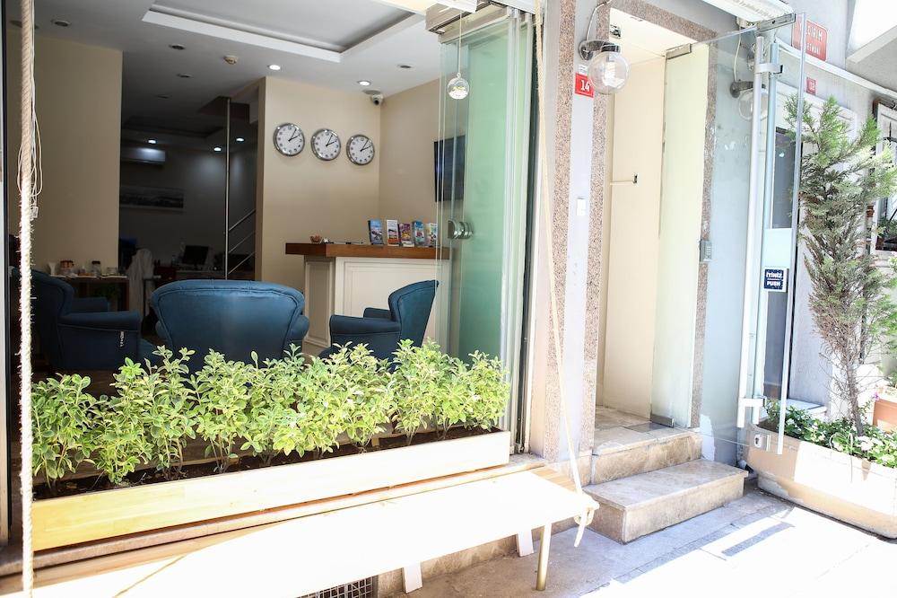 Alyon Hotel 3*