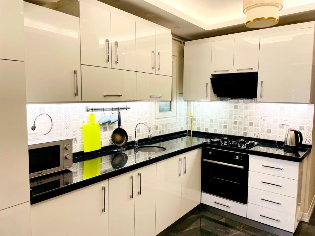 Luxe Bright 2bdr In Center Apartment Istanbul