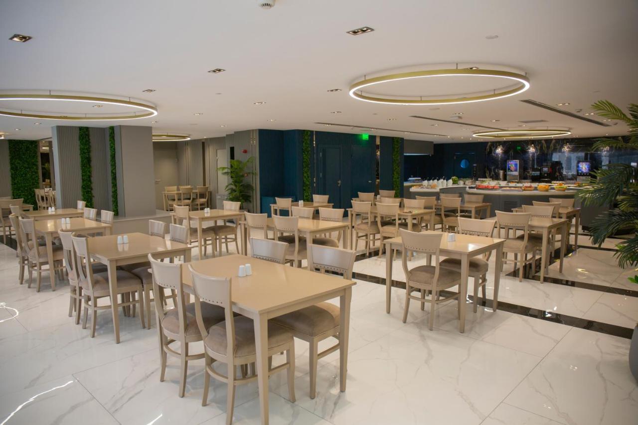 Nova Plaza Crystal & Hotel
