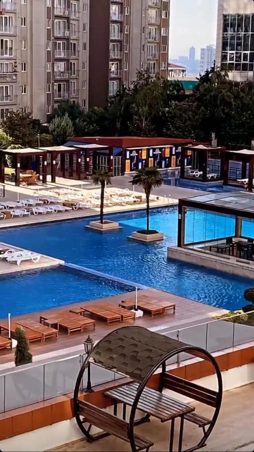 Beylikduzu Huzurlu Aile Yasam Sitesi Ful Donanimli Ev Apartamento