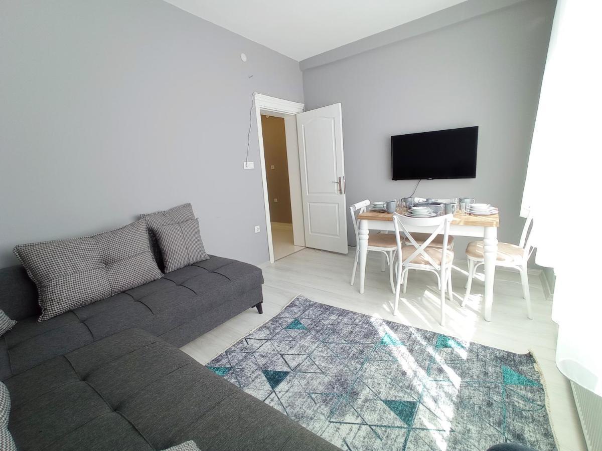 Sweet In Historical Area Apartment