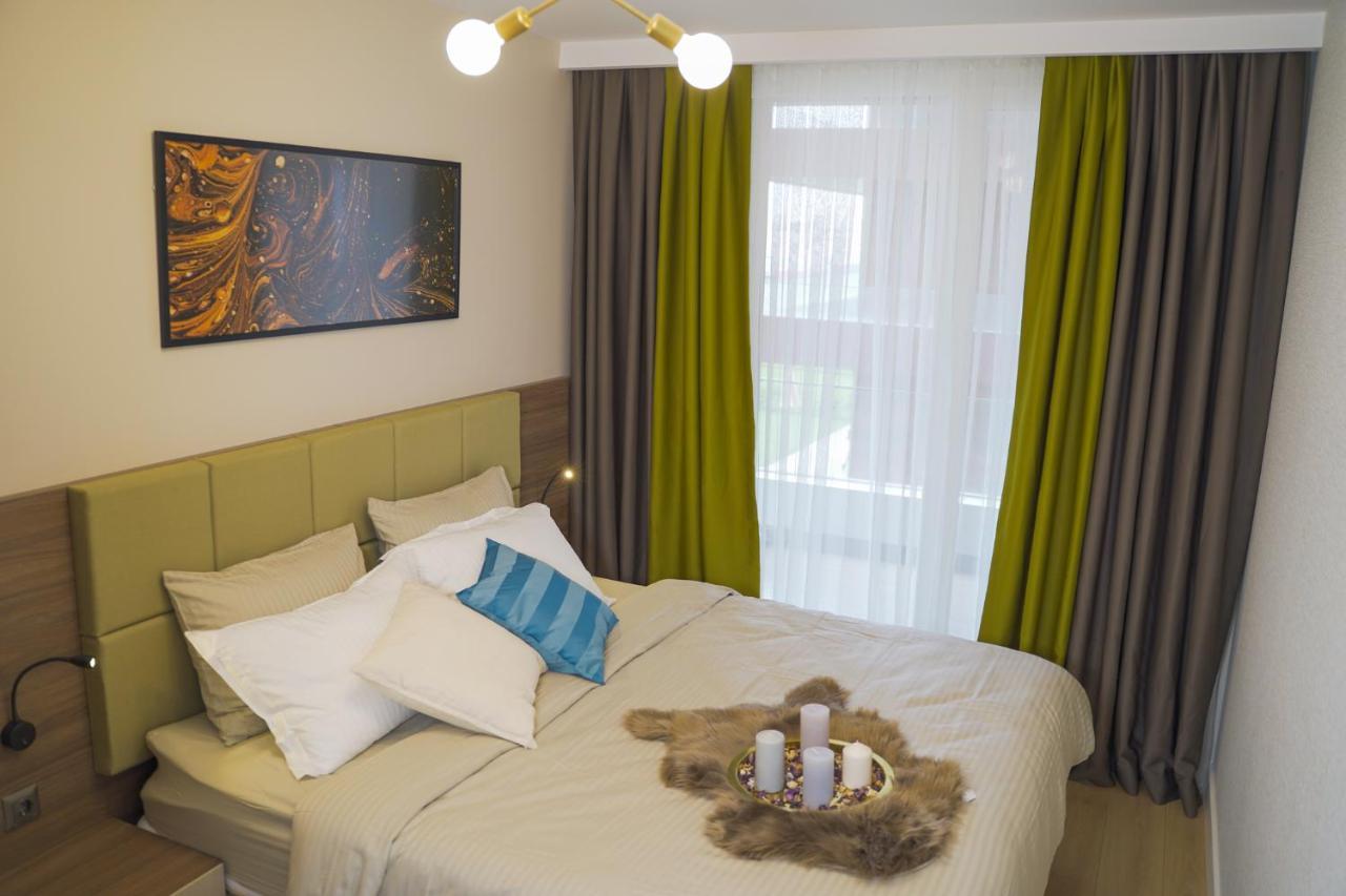 Brand-new Elegant 1-bedroom