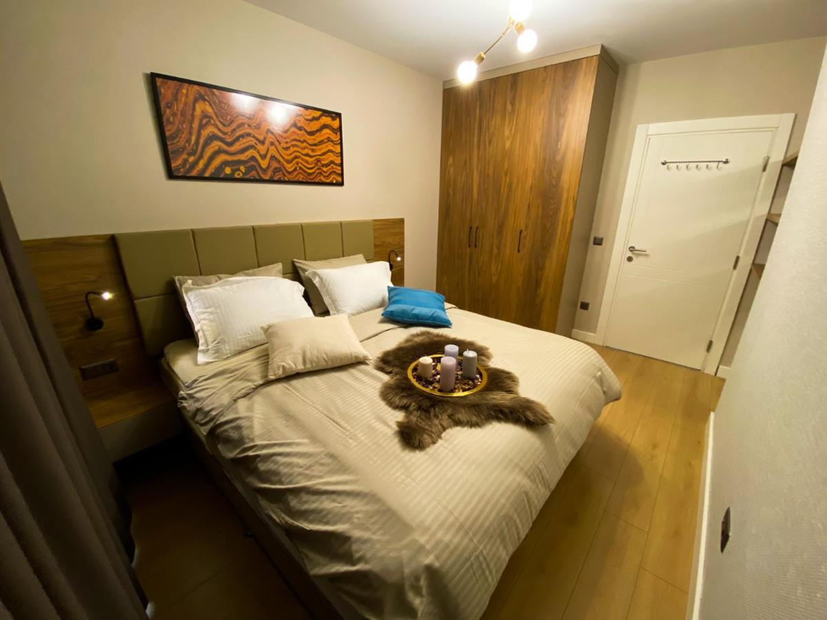 Brand-new Elegant 1-bedroom Apartment *