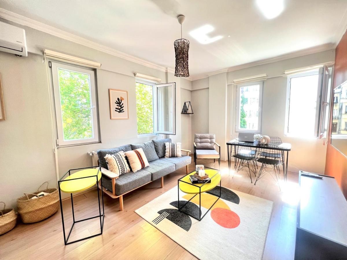 Wonder Homes- Cozy Flat, 2br, Terrace, Cihangir, Frz3 Apartment Istanbul