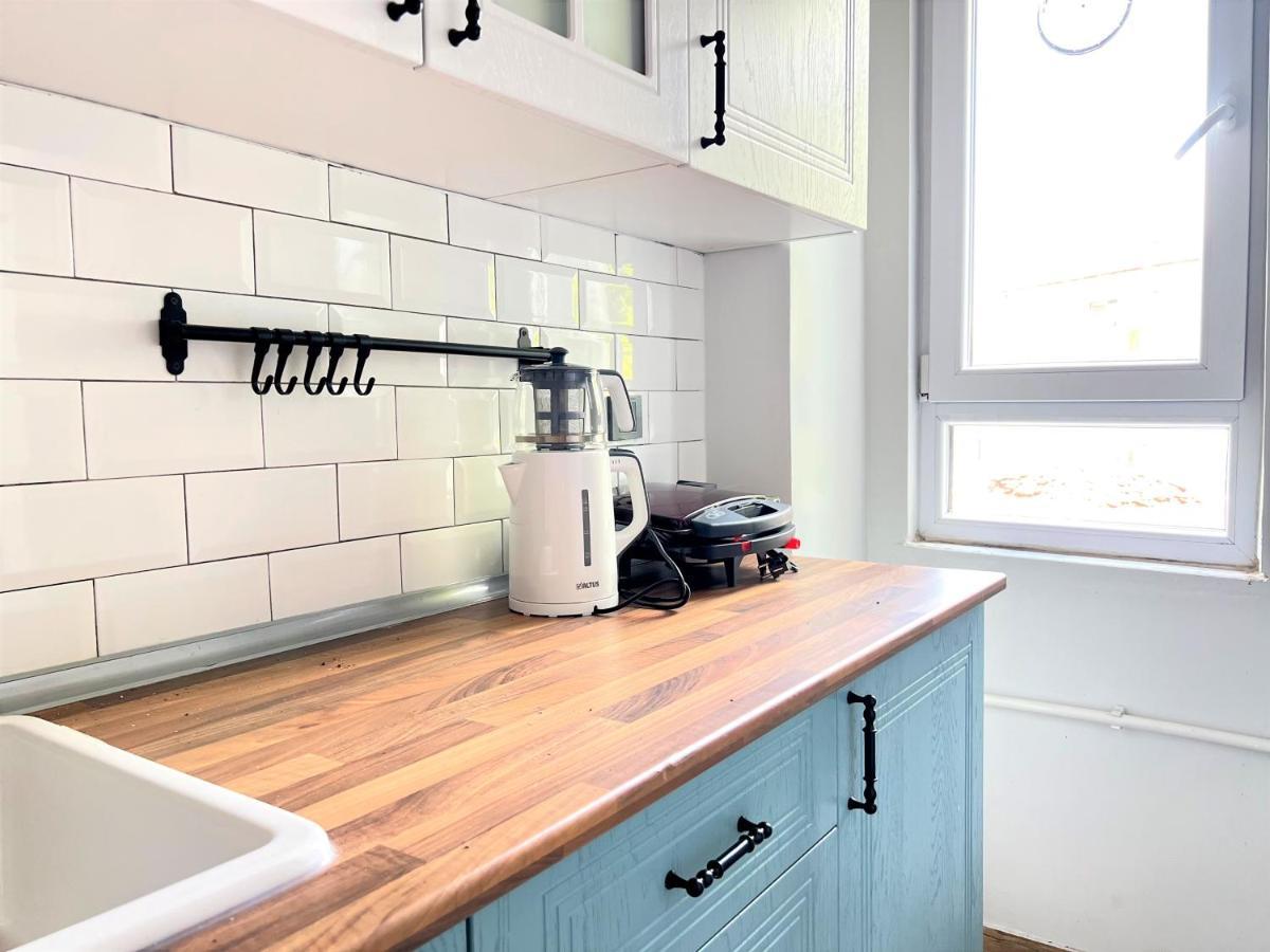 Apartment Wonder Homes- Cozy Flat, 2br, Terrace, Cihangir, Frz3 *