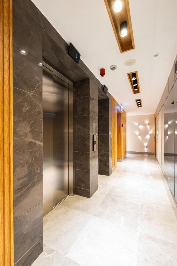 Ultra Lux Flat-great Locationb1