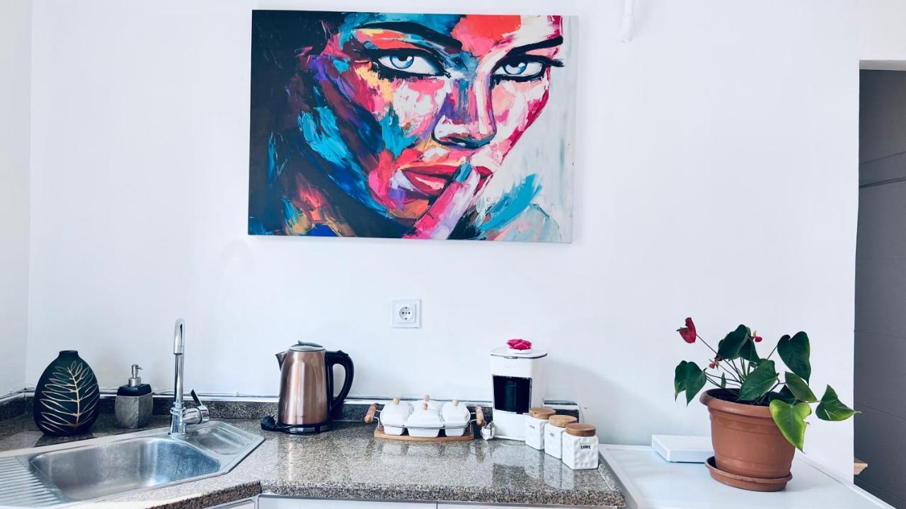 New Renovated 3 Bedroom 2 Bathroom Laleli Apartment Istanbul