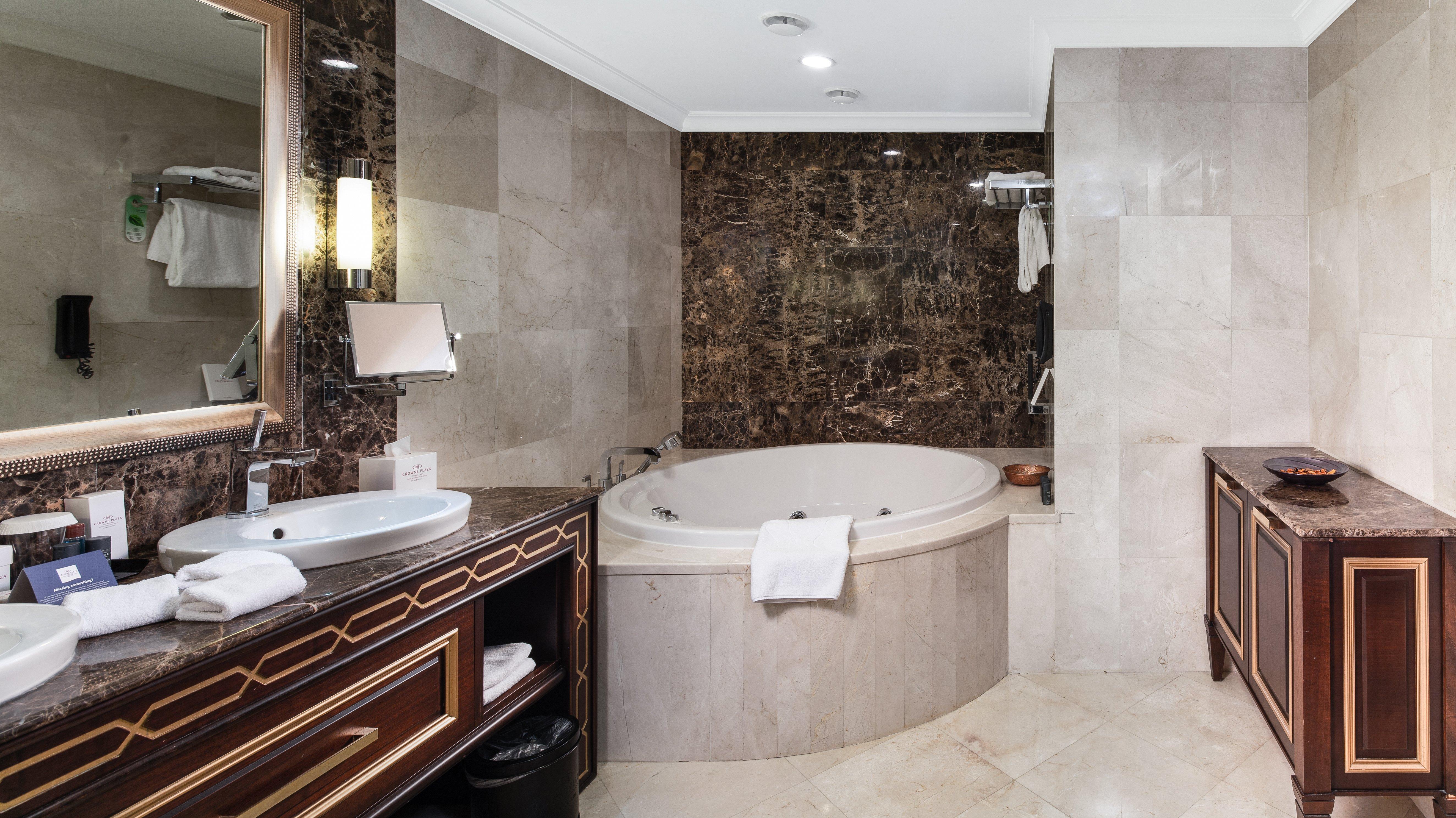 Hotel Crowne Plaza By Ihg 5*