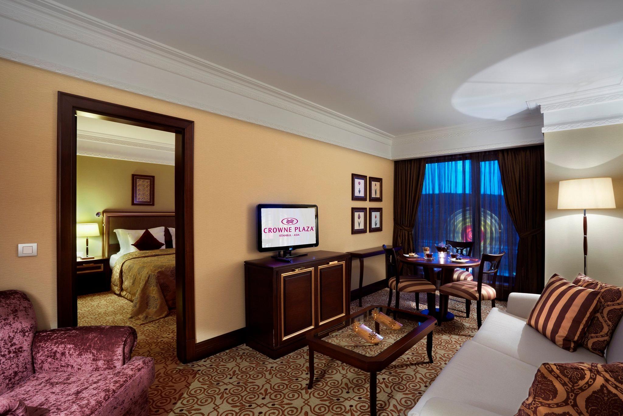 Hotel Crowne Plaza By Ihg 5*