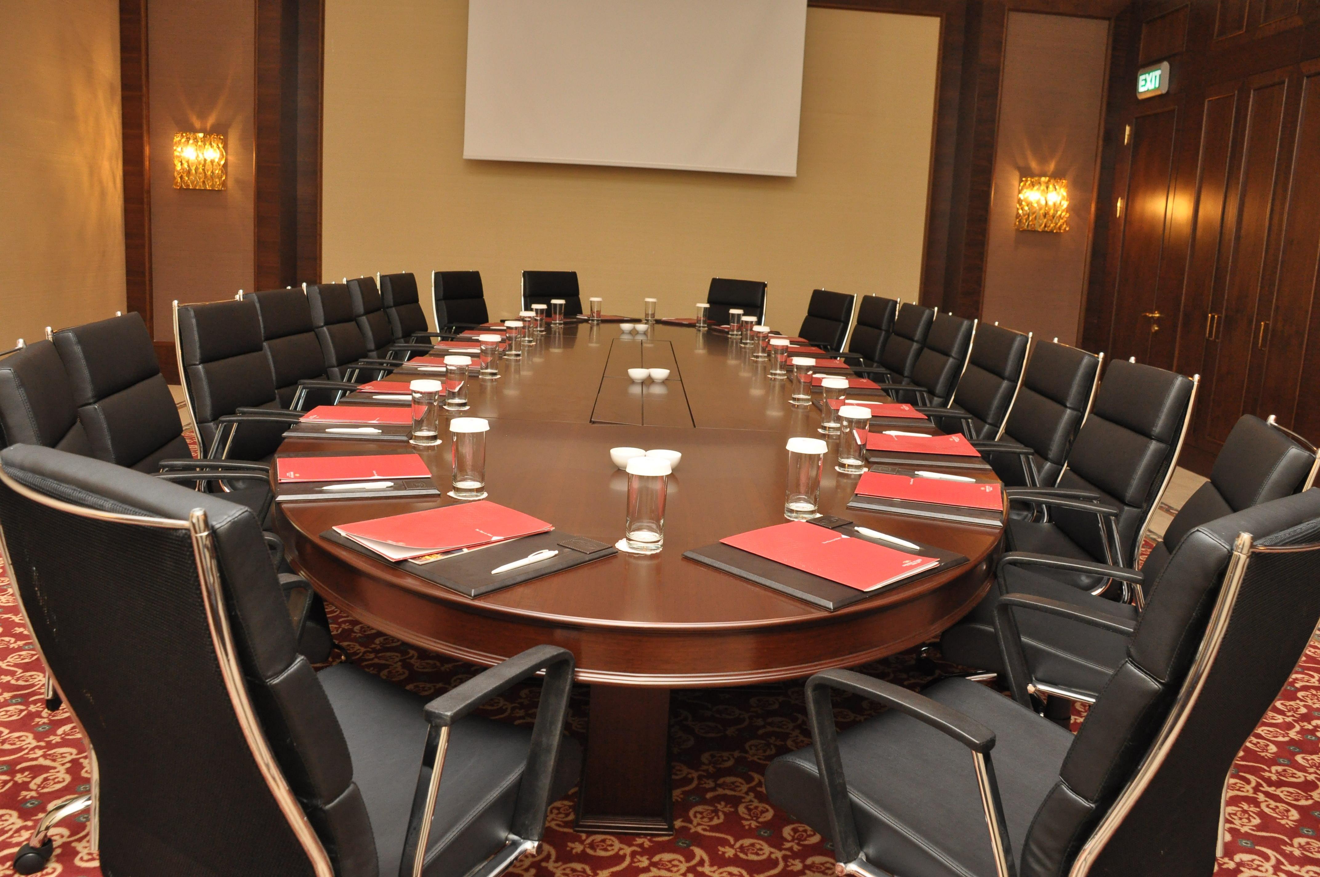 Crowne Plaza By Ihg Hotel