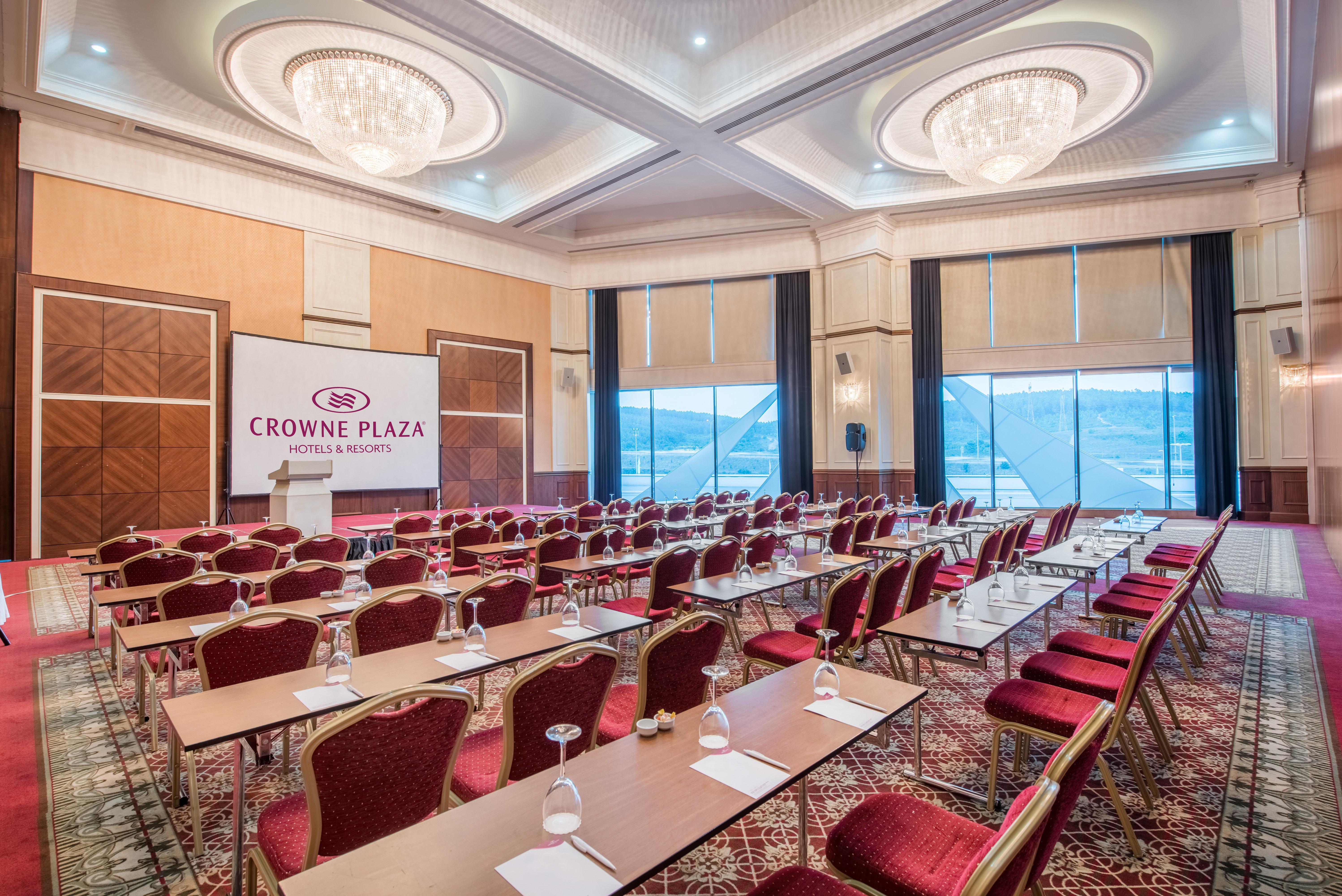 Crowne Plaza By Ihg Hotel 5*