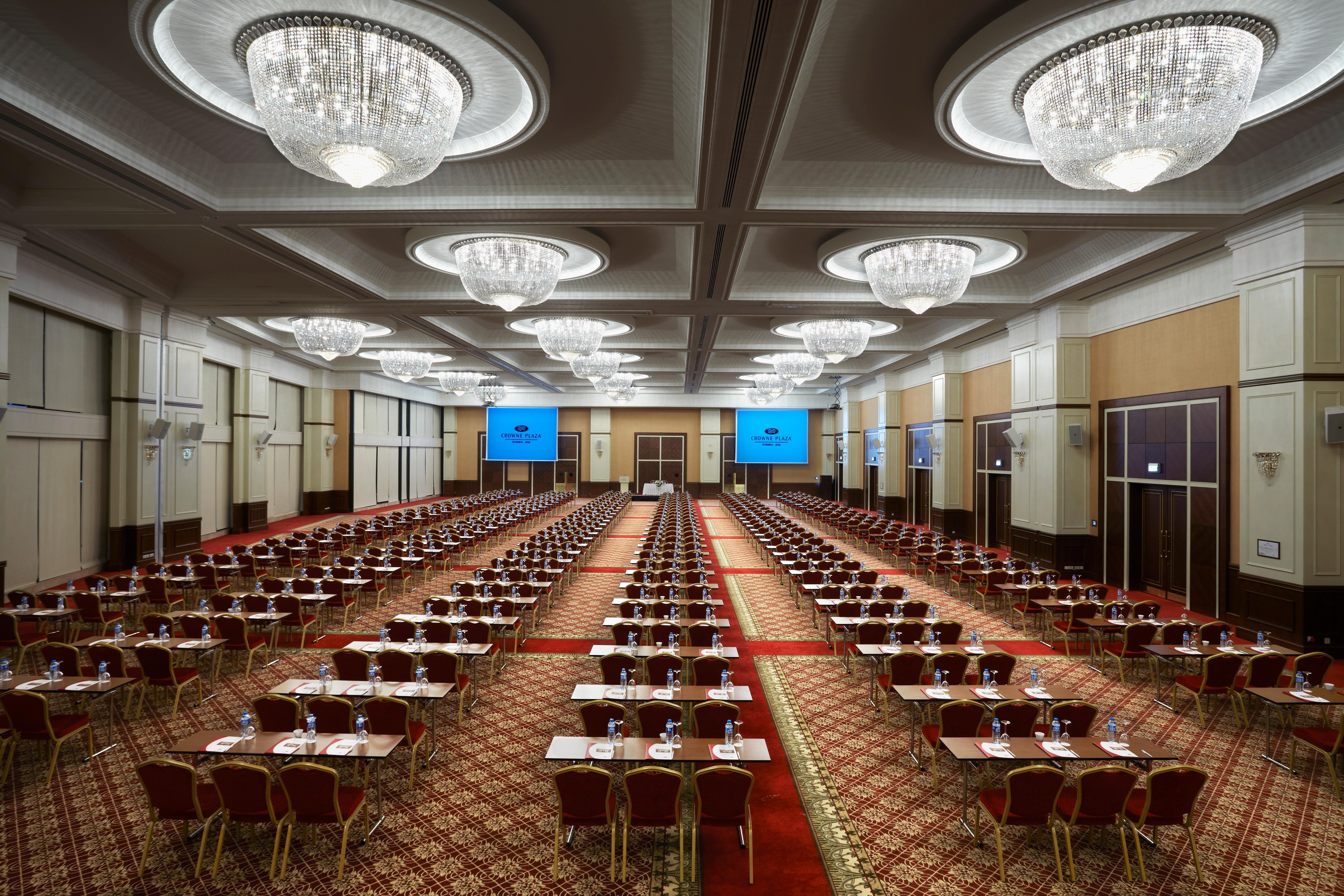 Crowne Plaza By Ihg