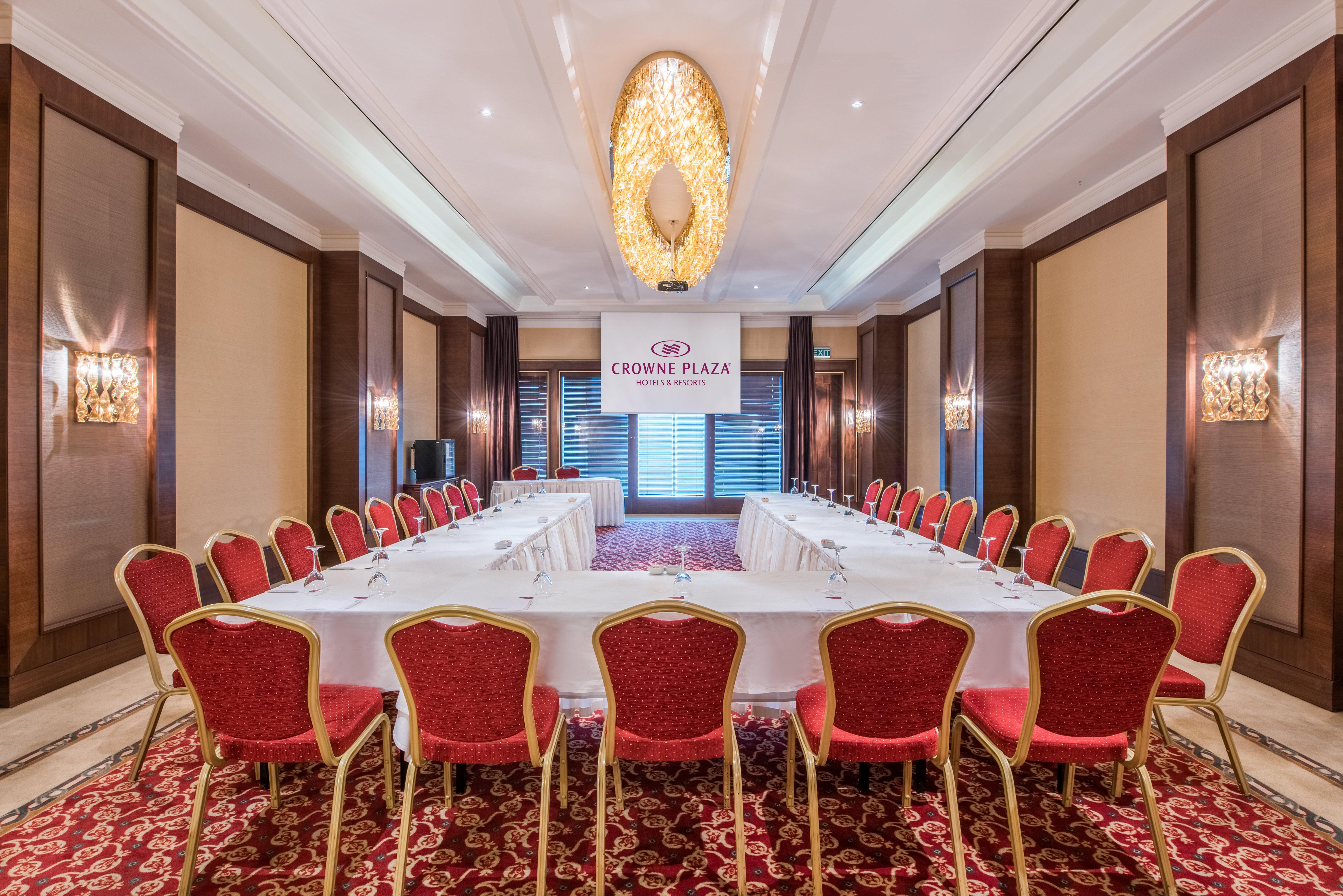 Hotel Crowne Plaza By Ihg Istanbul