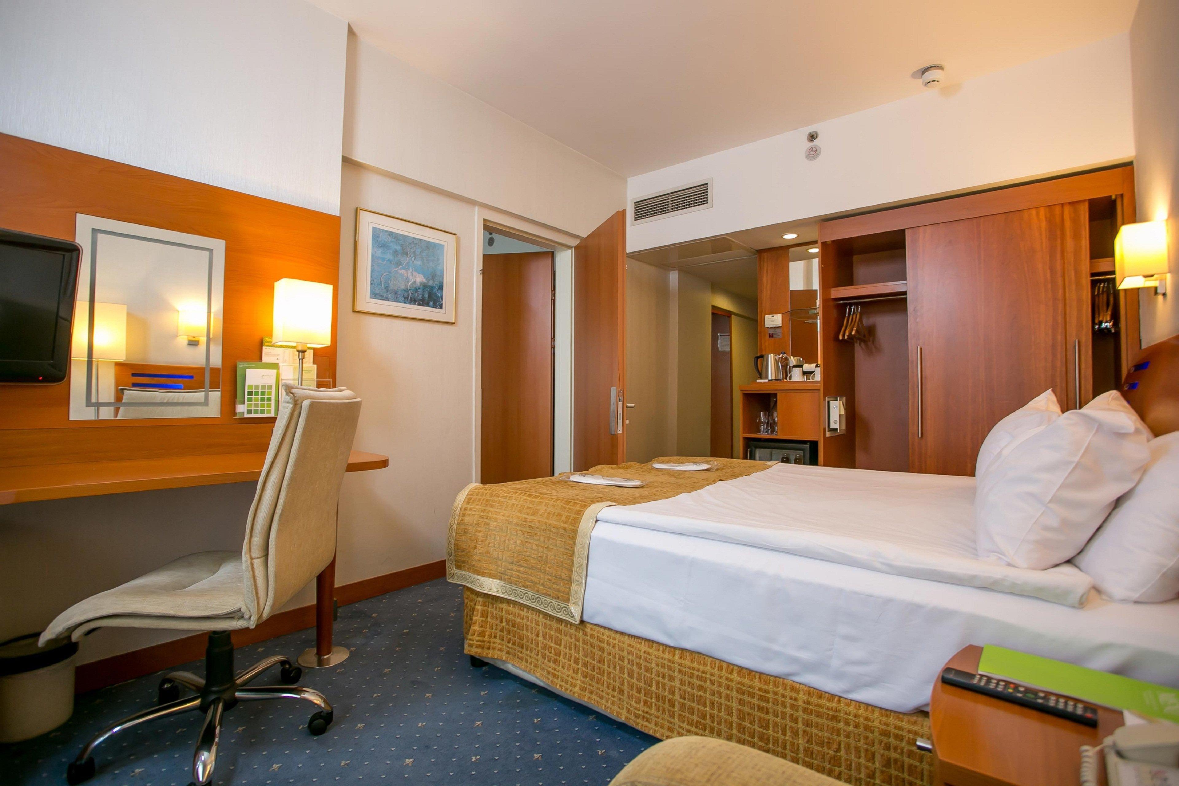 By Ihg 5*