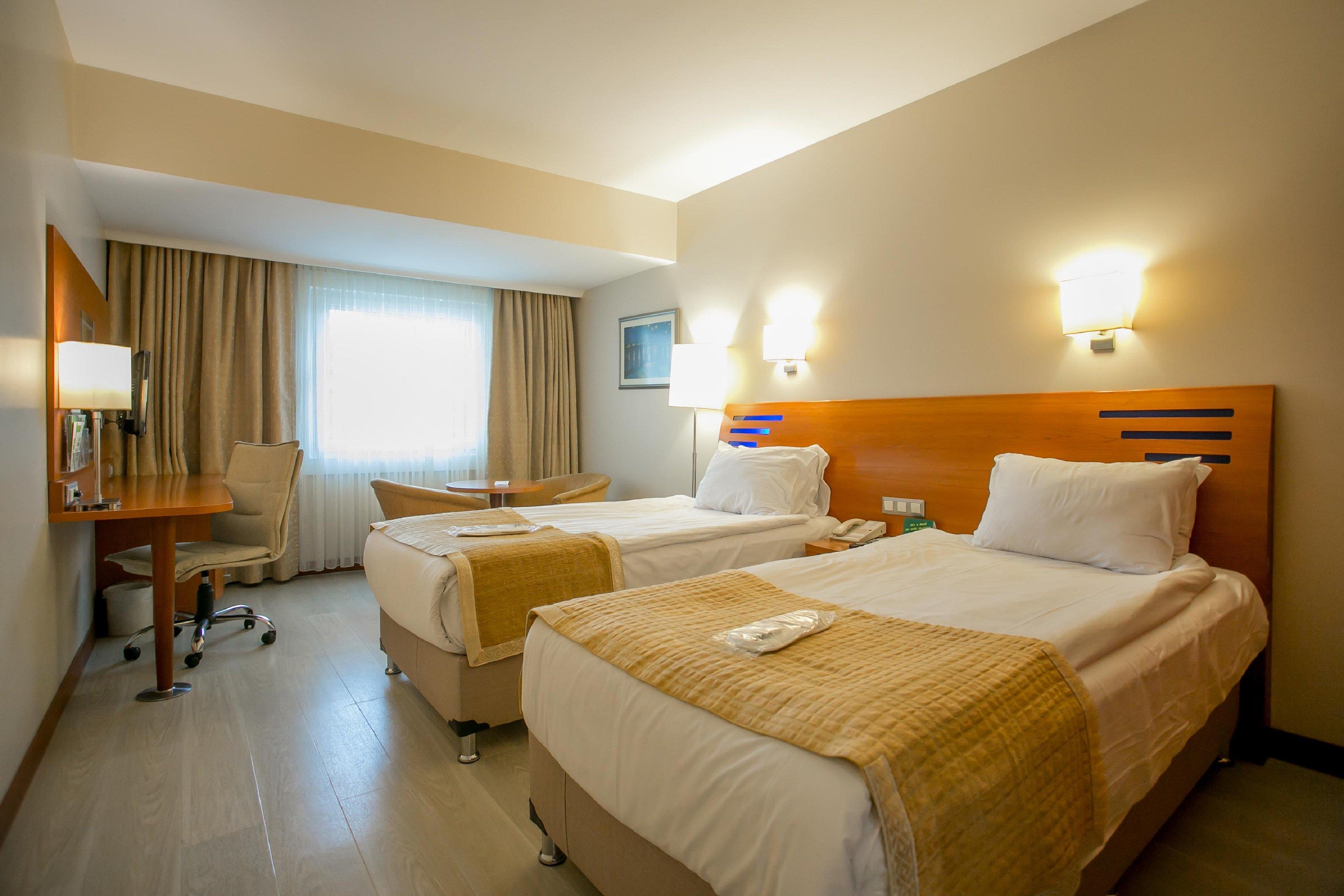 By Ihg Hotel 5*