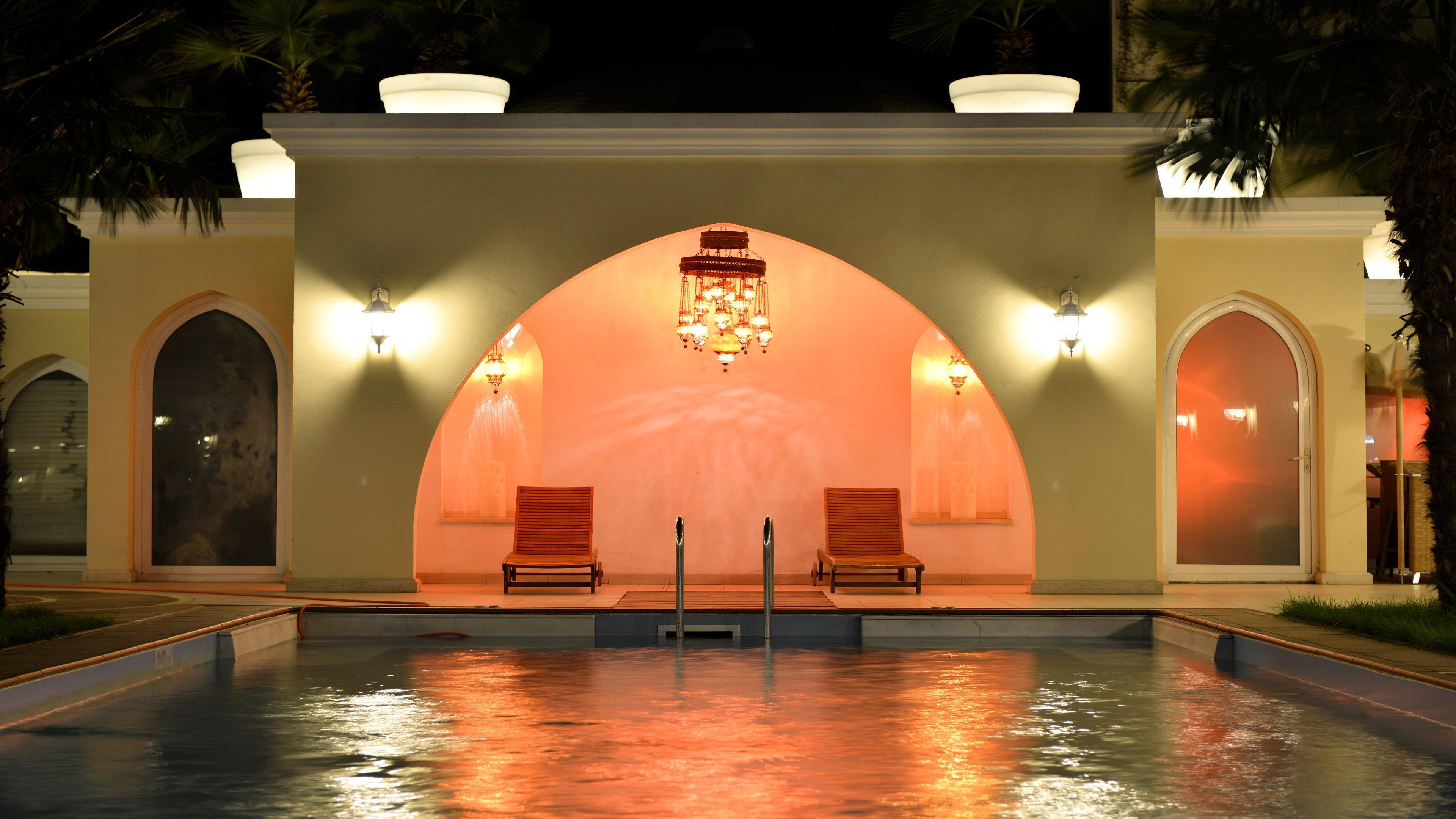 By Ihg