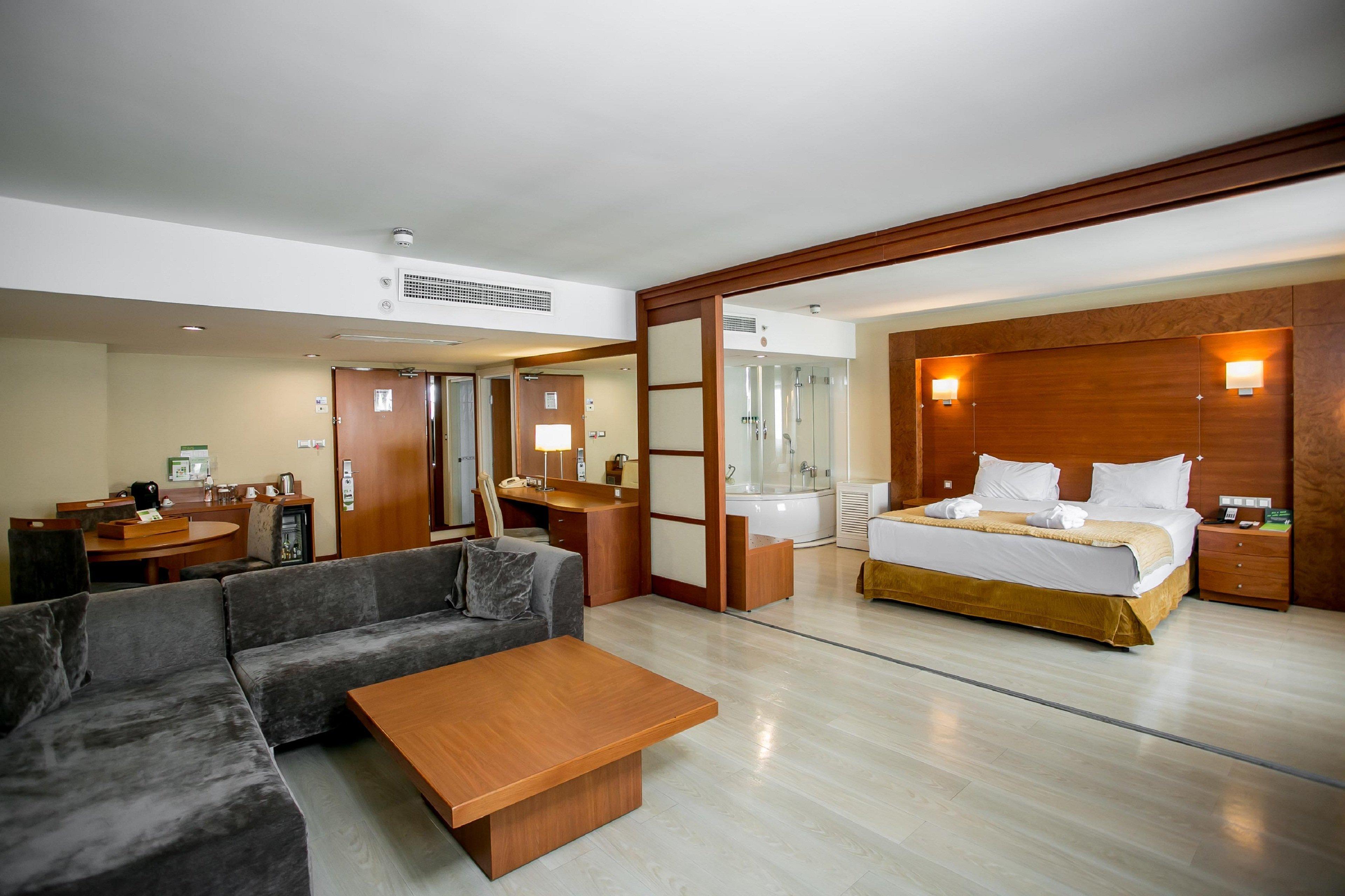 Hotel By Ihg 5*