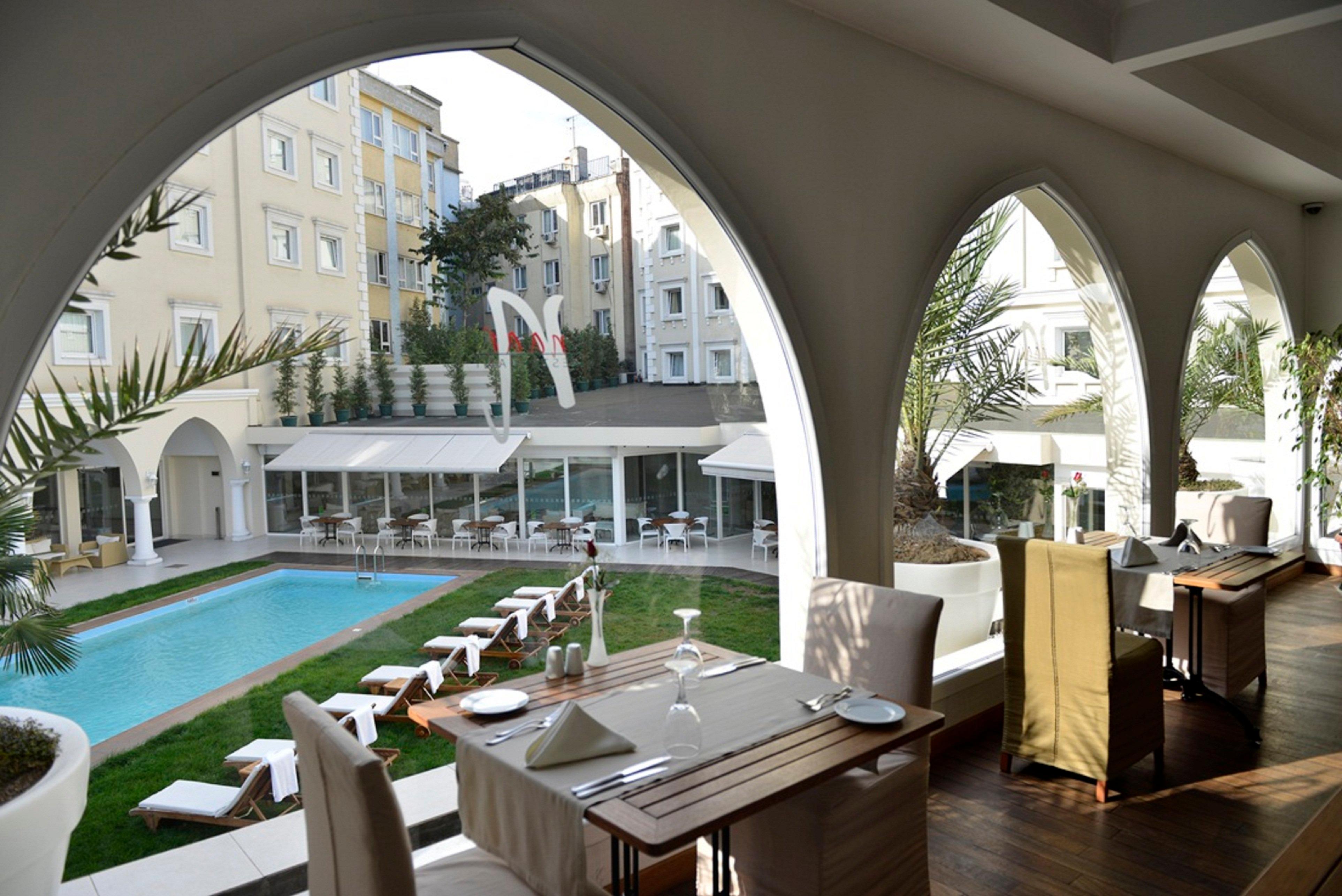 By Ihg