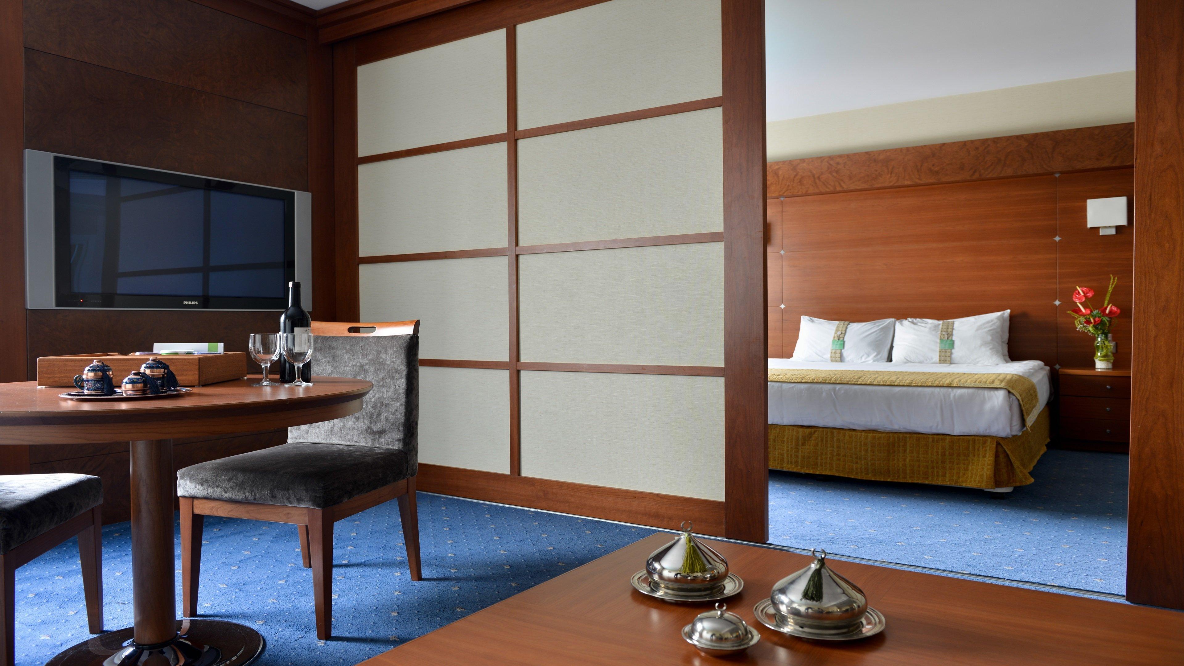 Hotel By Ihg