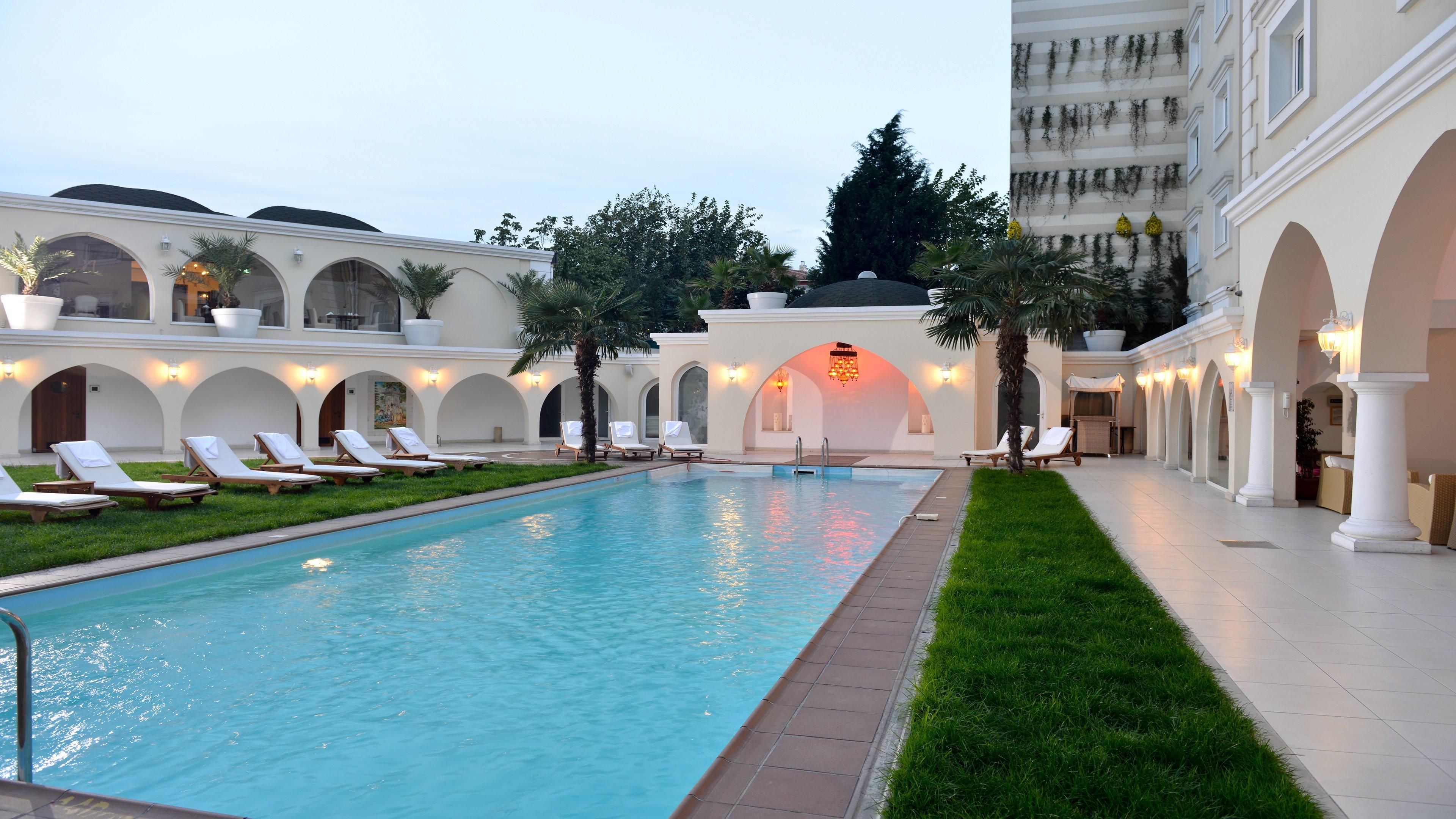 By Ihg
