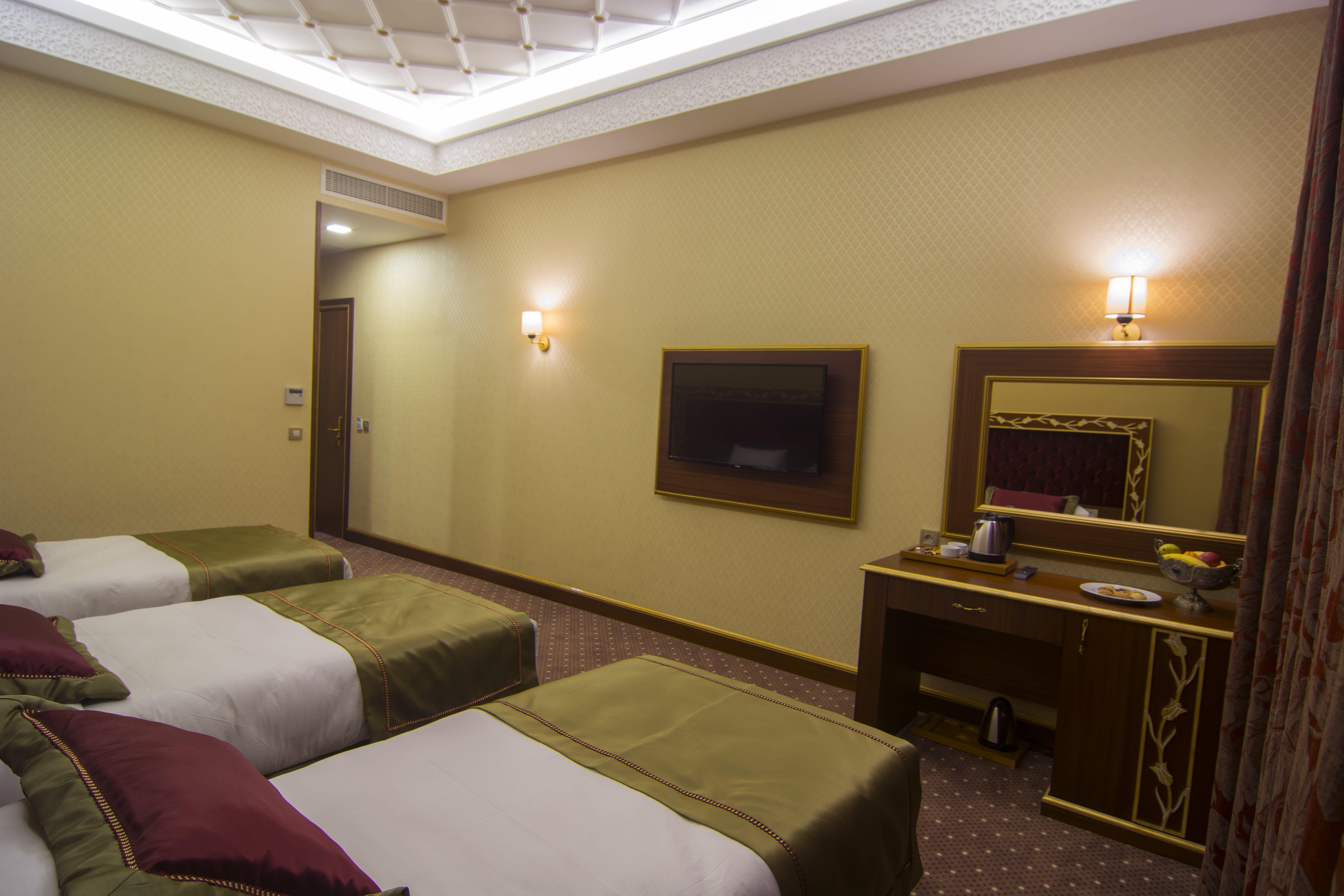 Mb Deluxe Hotel