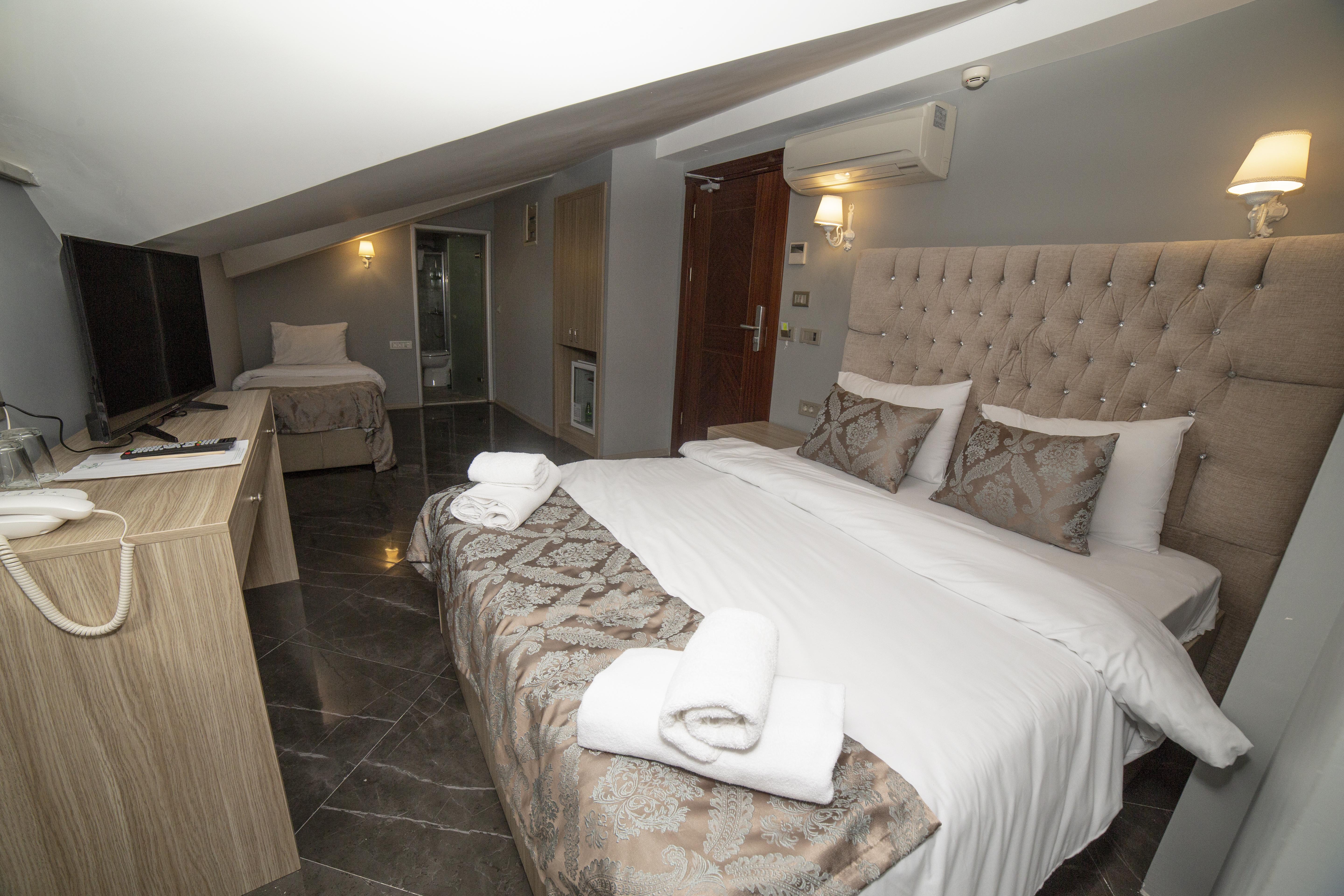 Hhk Downtown 4*
