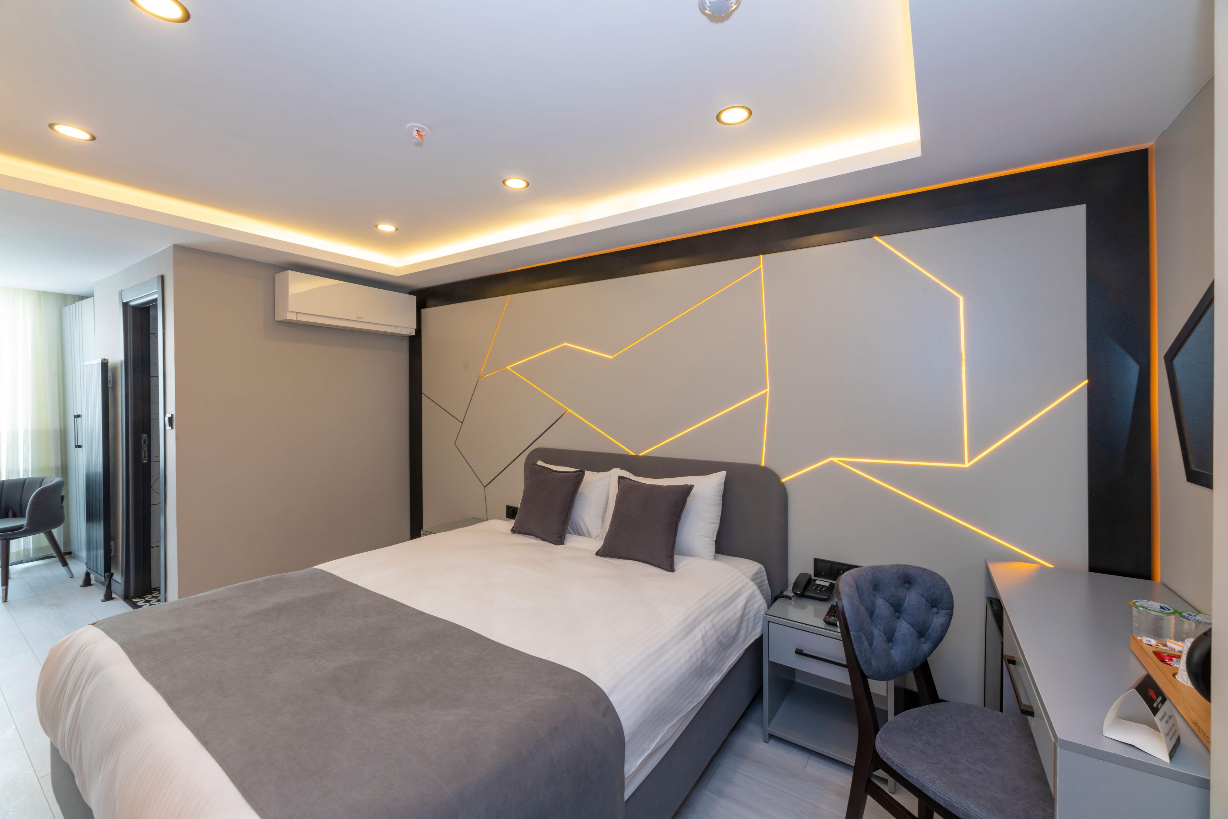 Hotel White Corner 3*