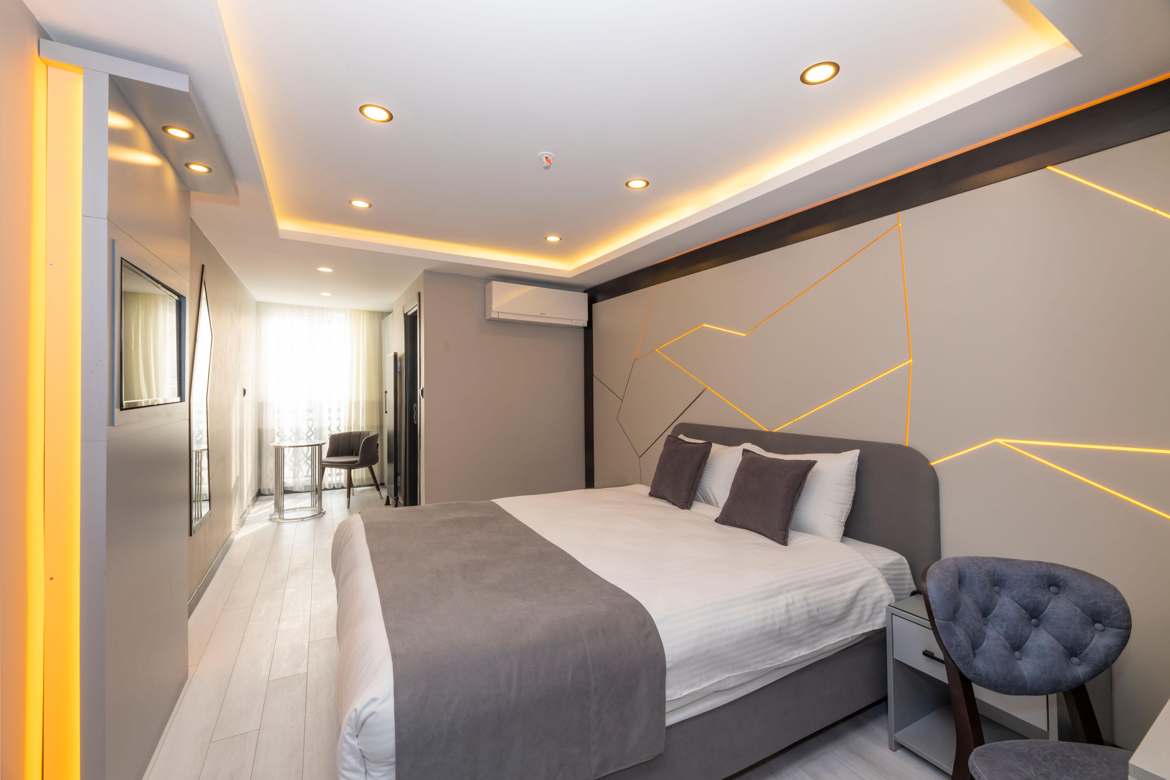 Hotel White Corner 3*