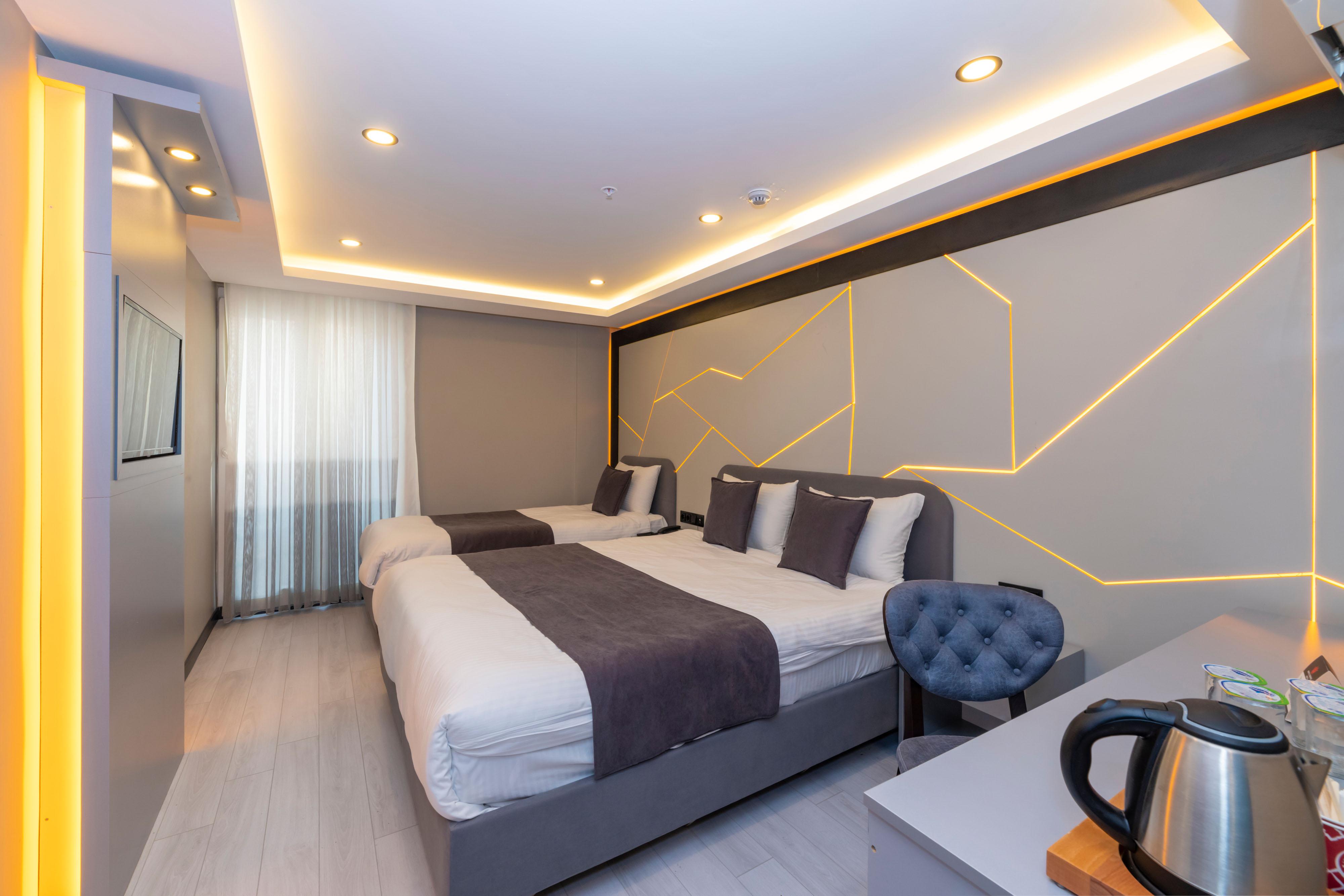 White Corner 3*