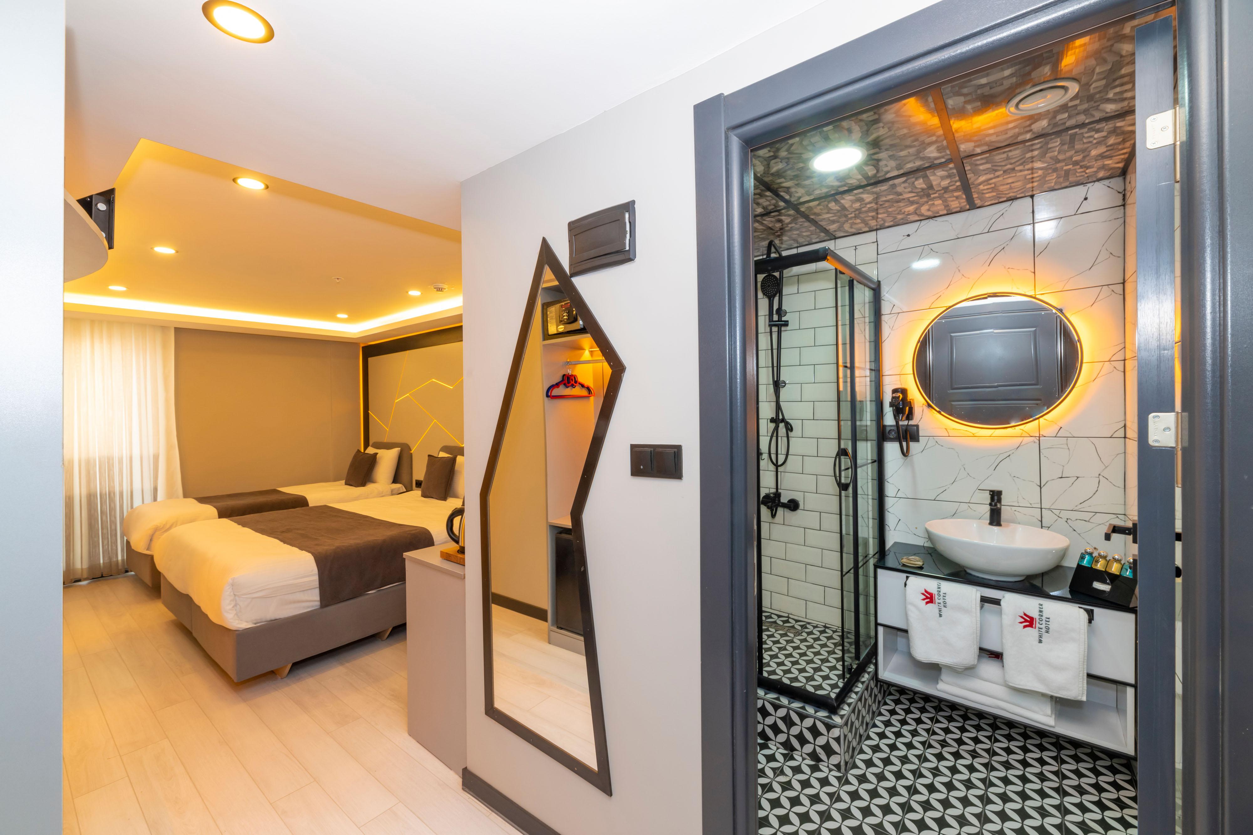 Hotel White Corner