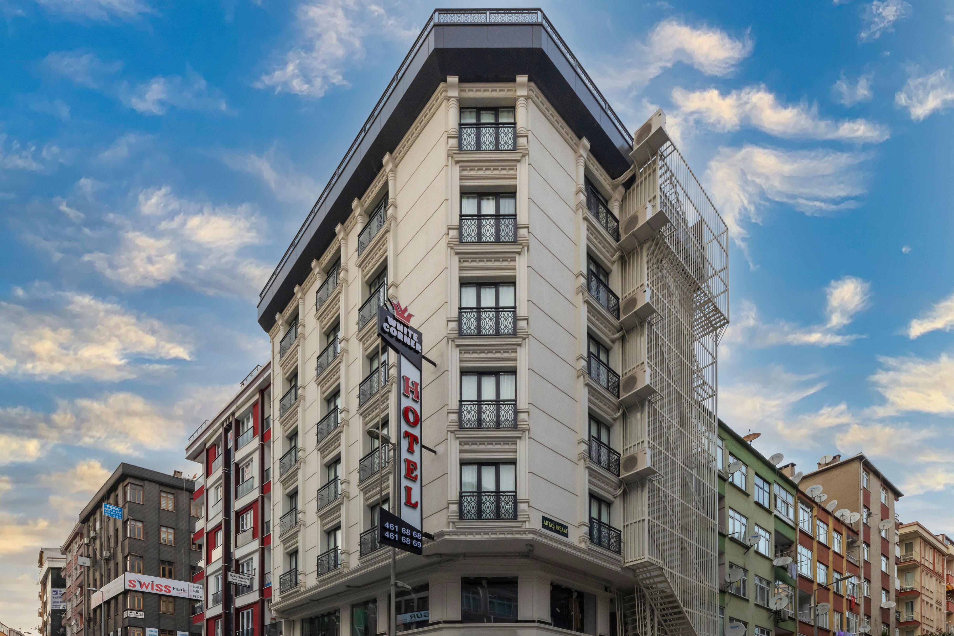 Hotel White Corner