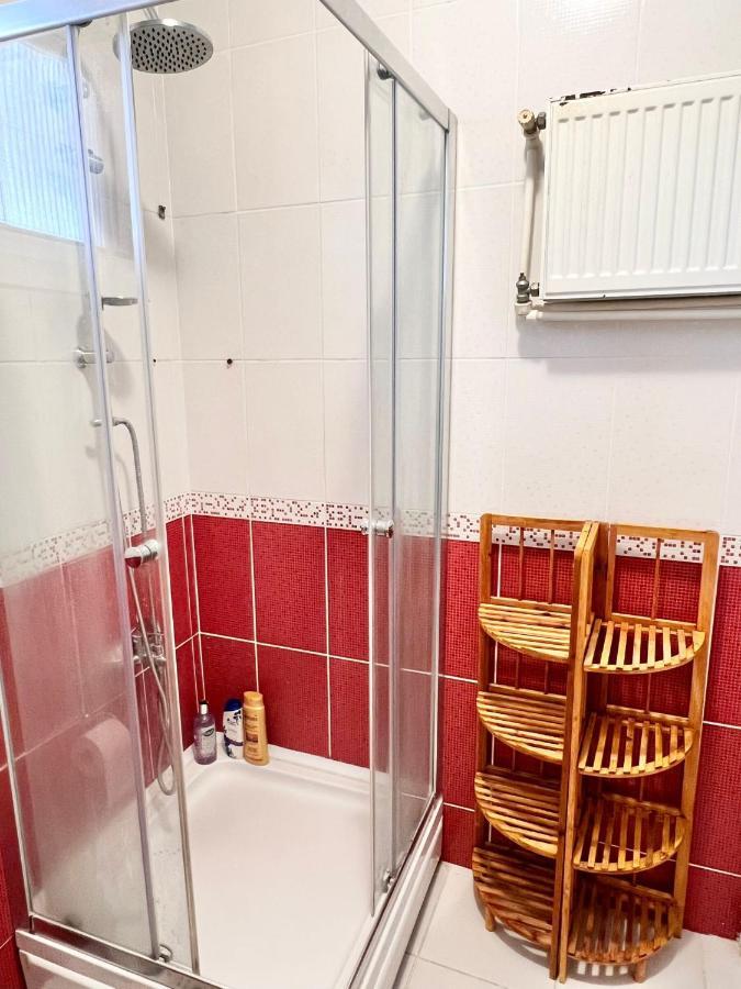 Very Close To Bosphorus, Beautiful 2 1 Salon Flat, Excellent Location * Istanbul