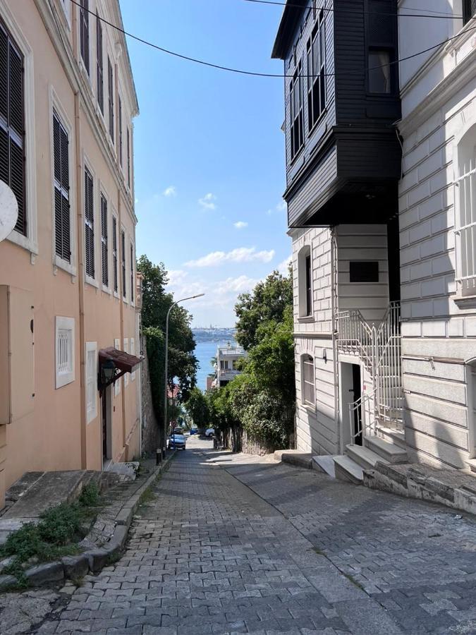 Very Close To Bosphorus, Beautiful 2 1 Salon Flat, Excellent Location