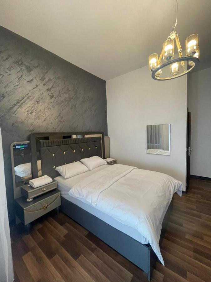 Smf Suites 2 Aparthotel *