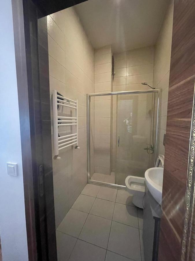 Smf Suites 2 Aparthotel