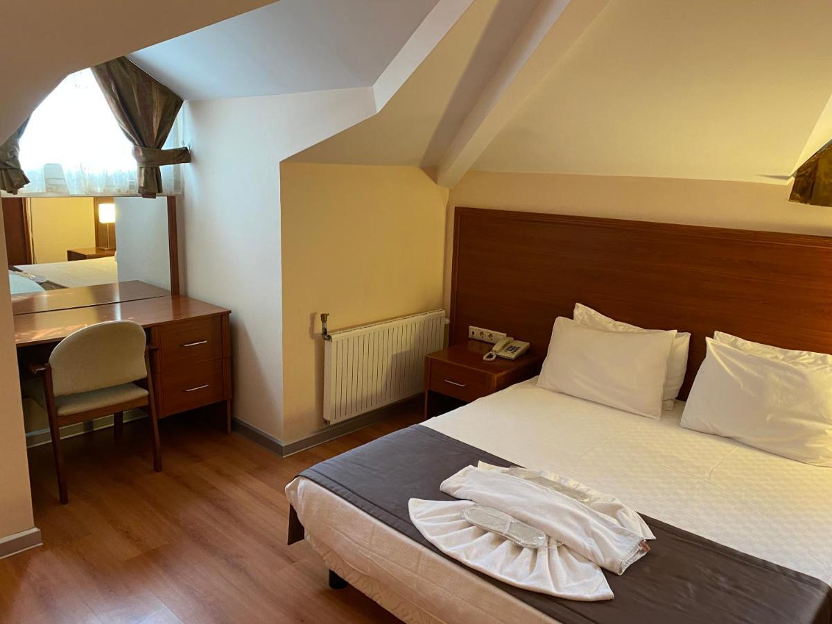 Triada Gayrettepe Hotel 3*