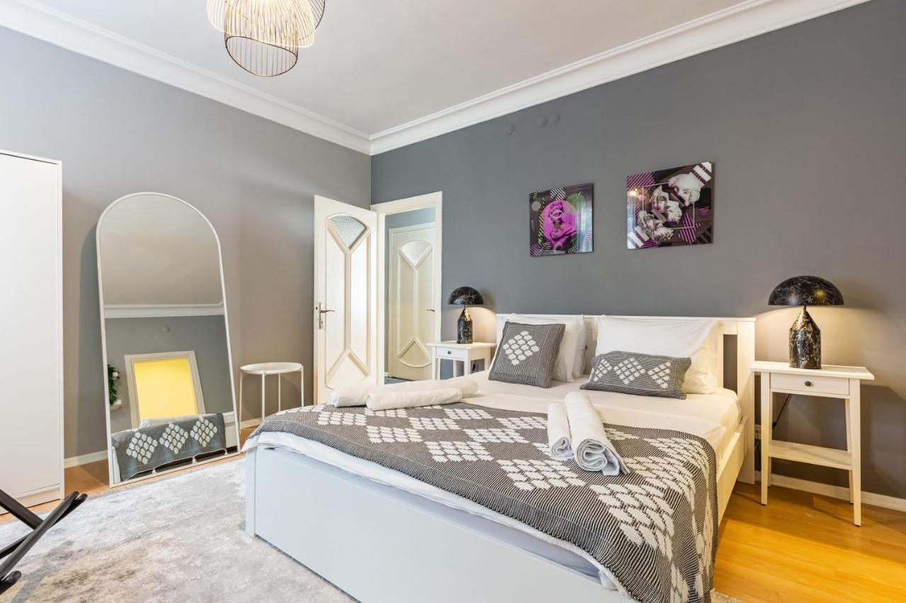 Spacious On Bagdat Street Kadikoy Apartment *