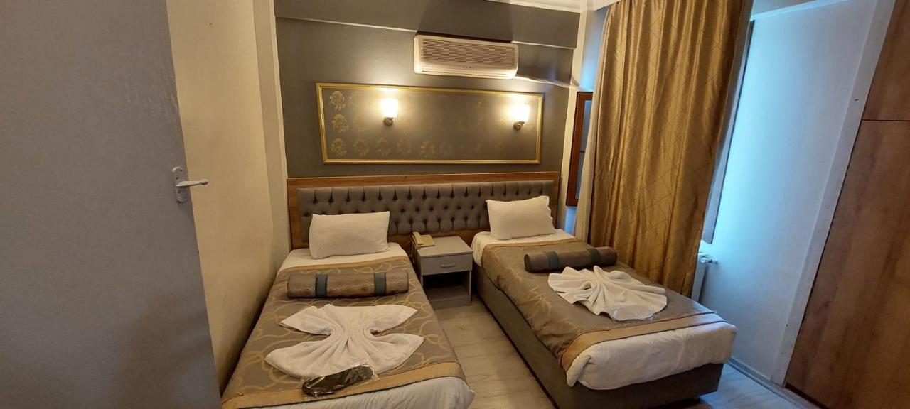 Paris Cafe Restaurant Hotel *