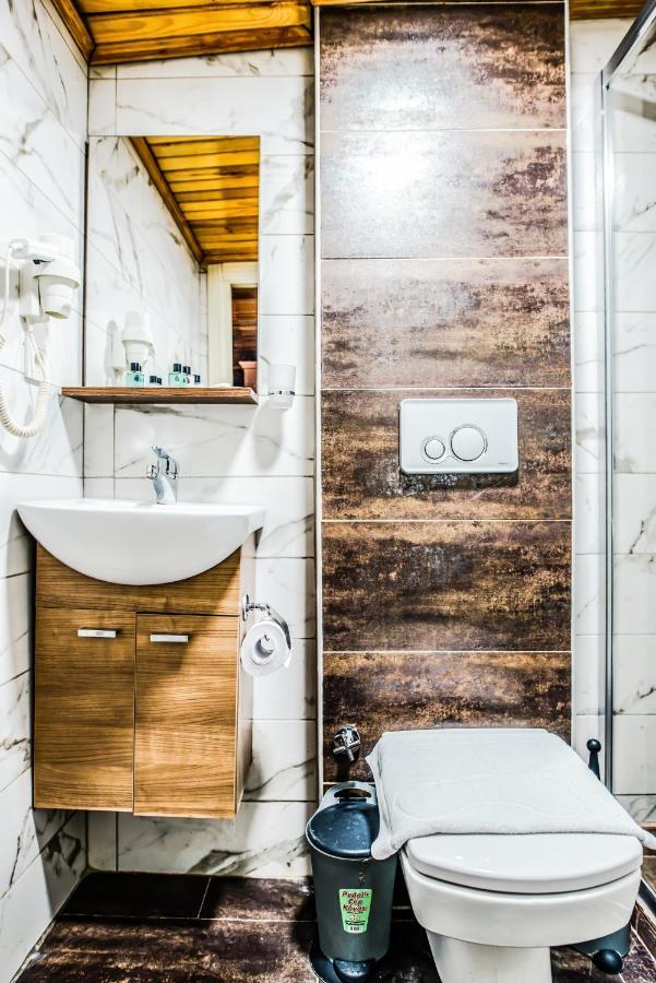Lazz Hotel