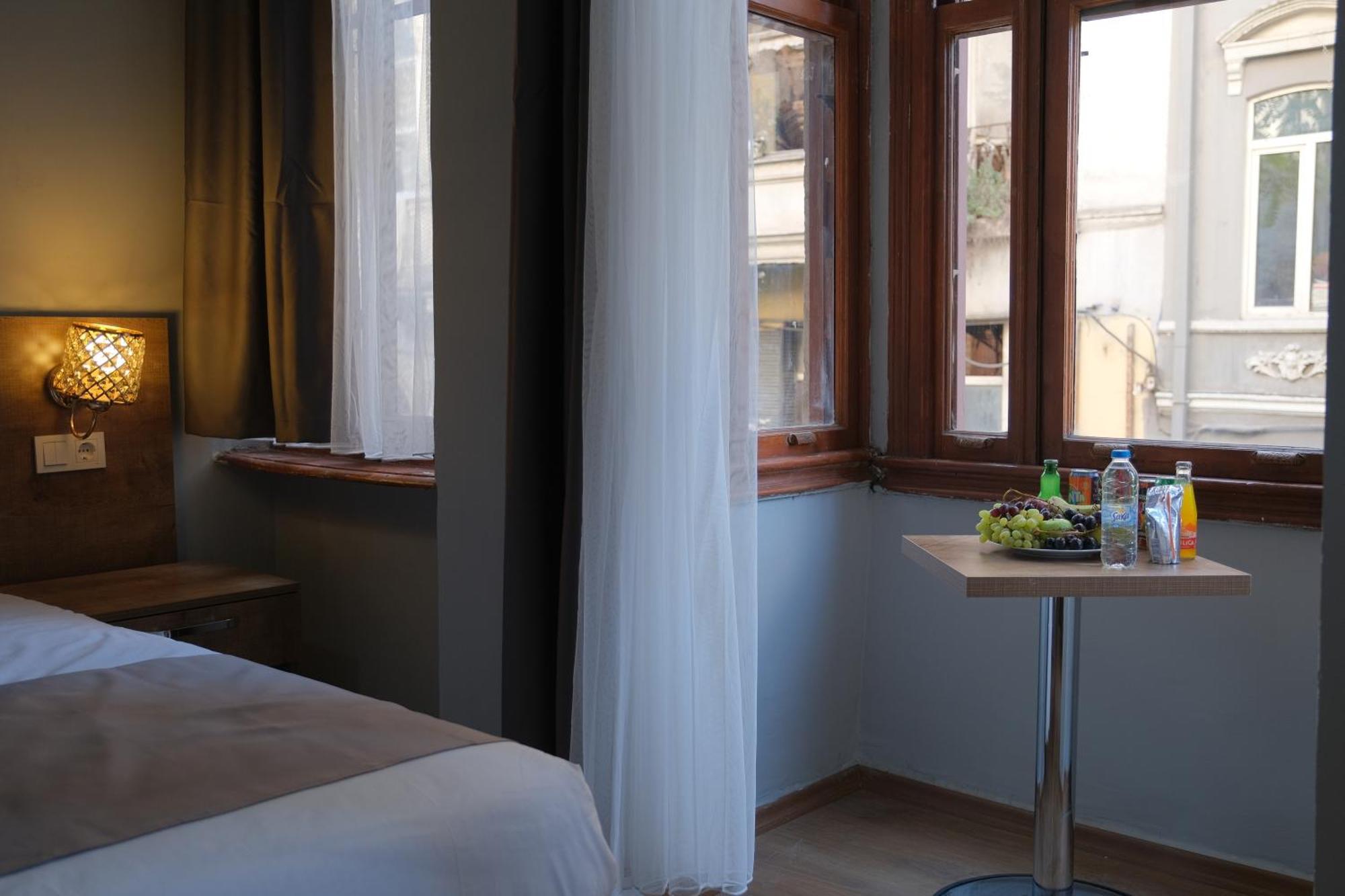 Adamantides Otel *