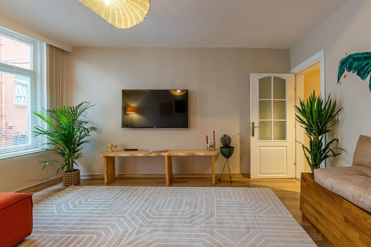 Apartment Missafir House With Refreshing Garden In Besiktas