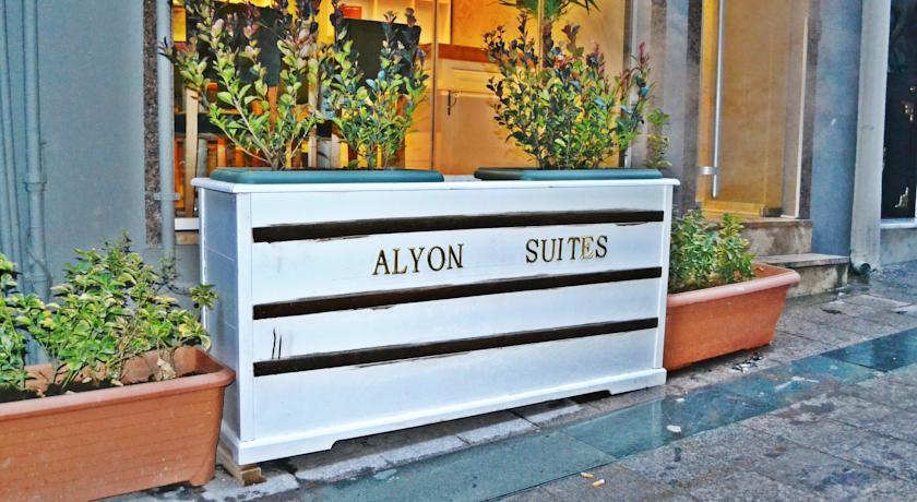 Alyon Hotel